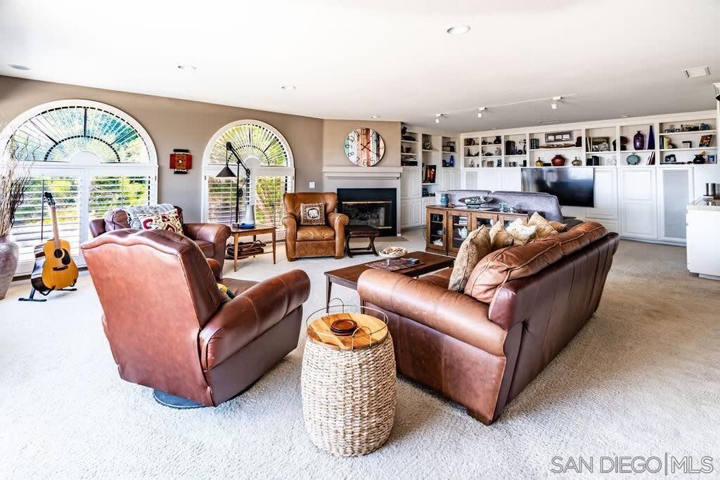 Detail Gallery Image 34 of 48 For 2110  Locust St, San Diego,  CA 92106 - 3 Beds | 2/1 Baths