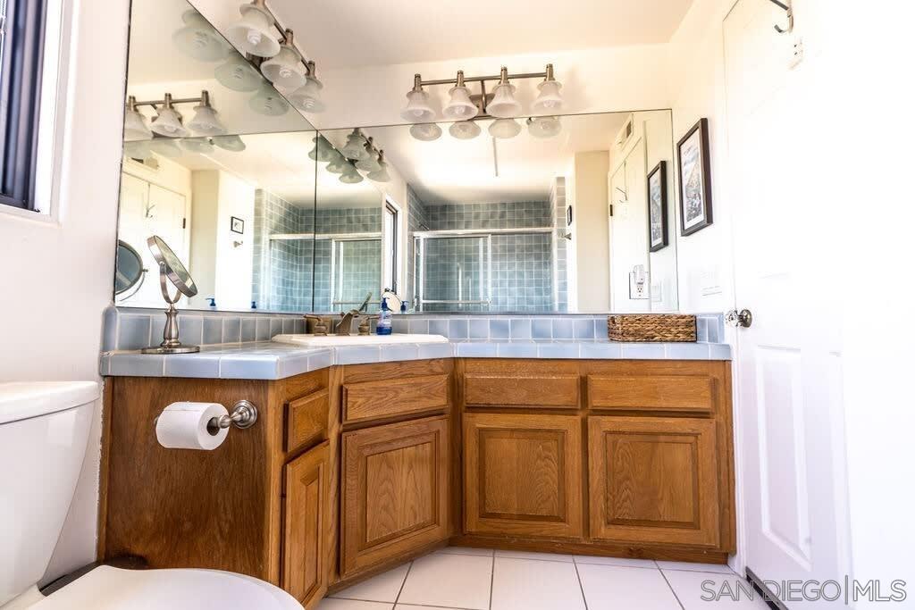 Detail Gallery Image 7 of 48 For 2110  Locust St, San Diego,  CA 92106 - 3 Beds | 2/1 Baths