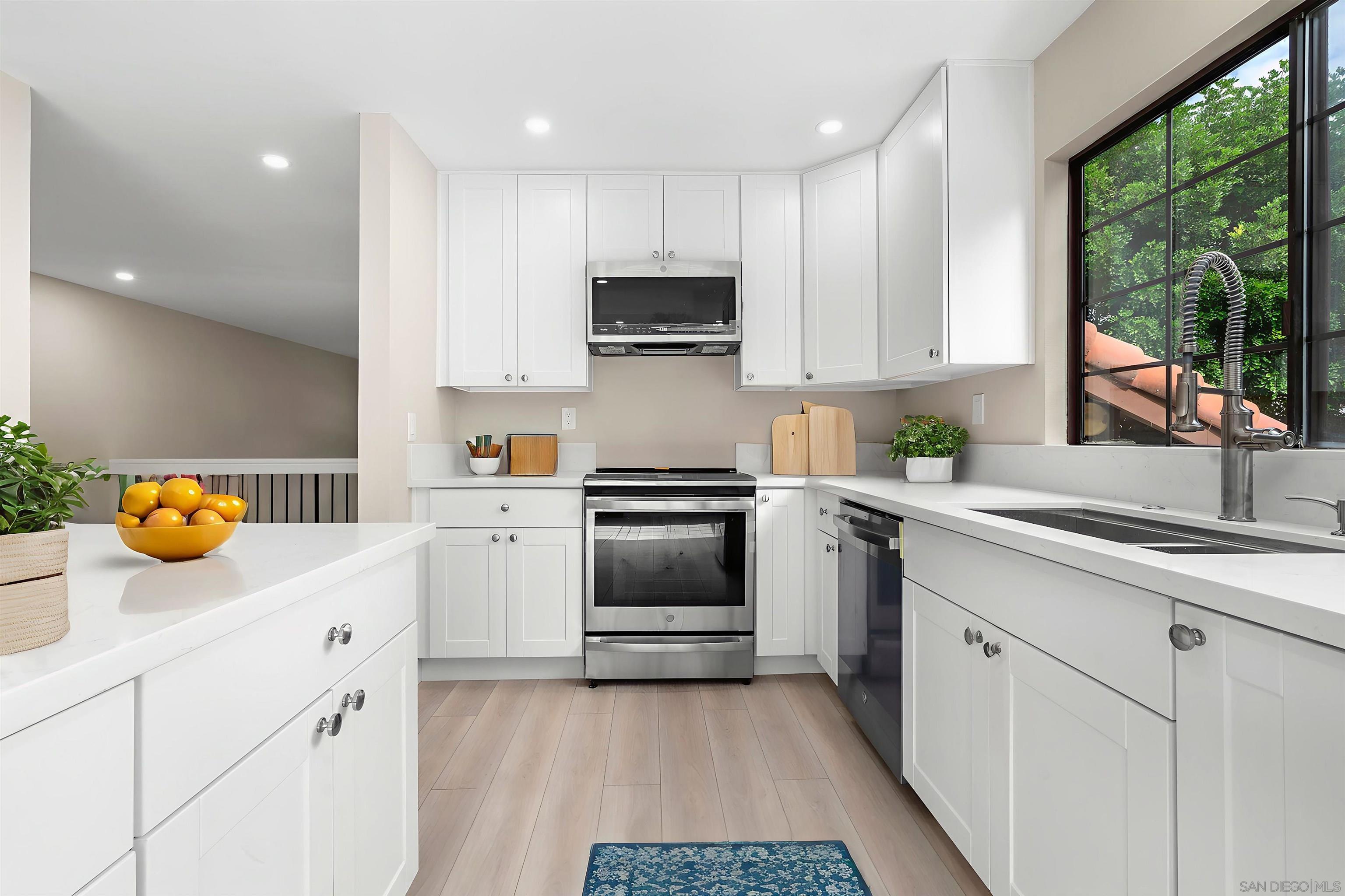 Front Image Thumbnail for SD250041535