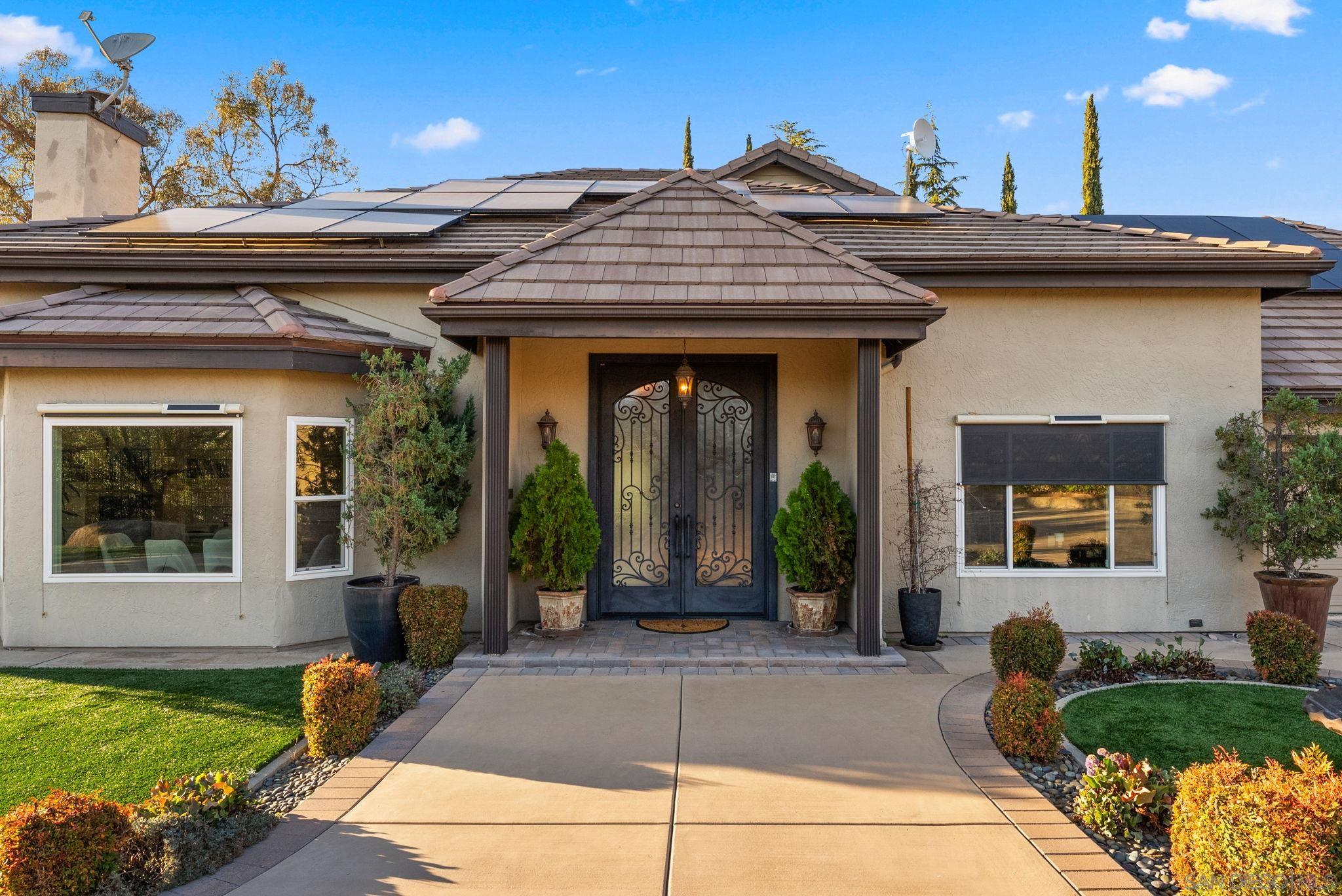 Detail Gallery Image 7 of 12 For 29059  Meadow Glen Way W, Escondido,  CA 92026 - 4 Beds | 3 Baths