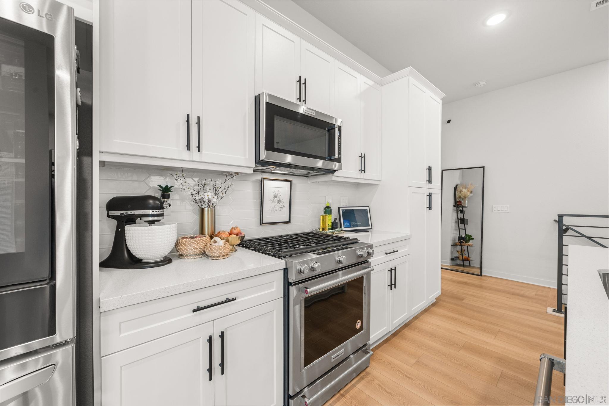 Detail Gallery Image 11 of 43 For 3001  Bravo Loop  #2,  Chula Vista,  CA 91915 - 3 Beds | 2 Baths