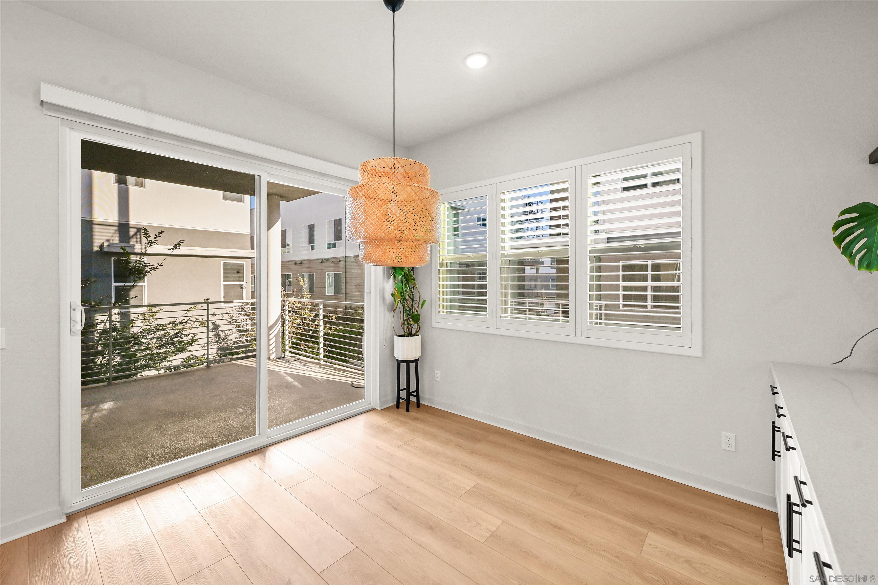 Detail Gallery Image 3 of 43 For 3001  Bravo Loop  #2,  Chula Vista,  CA 91915 - 3 Beds | 2 Baths