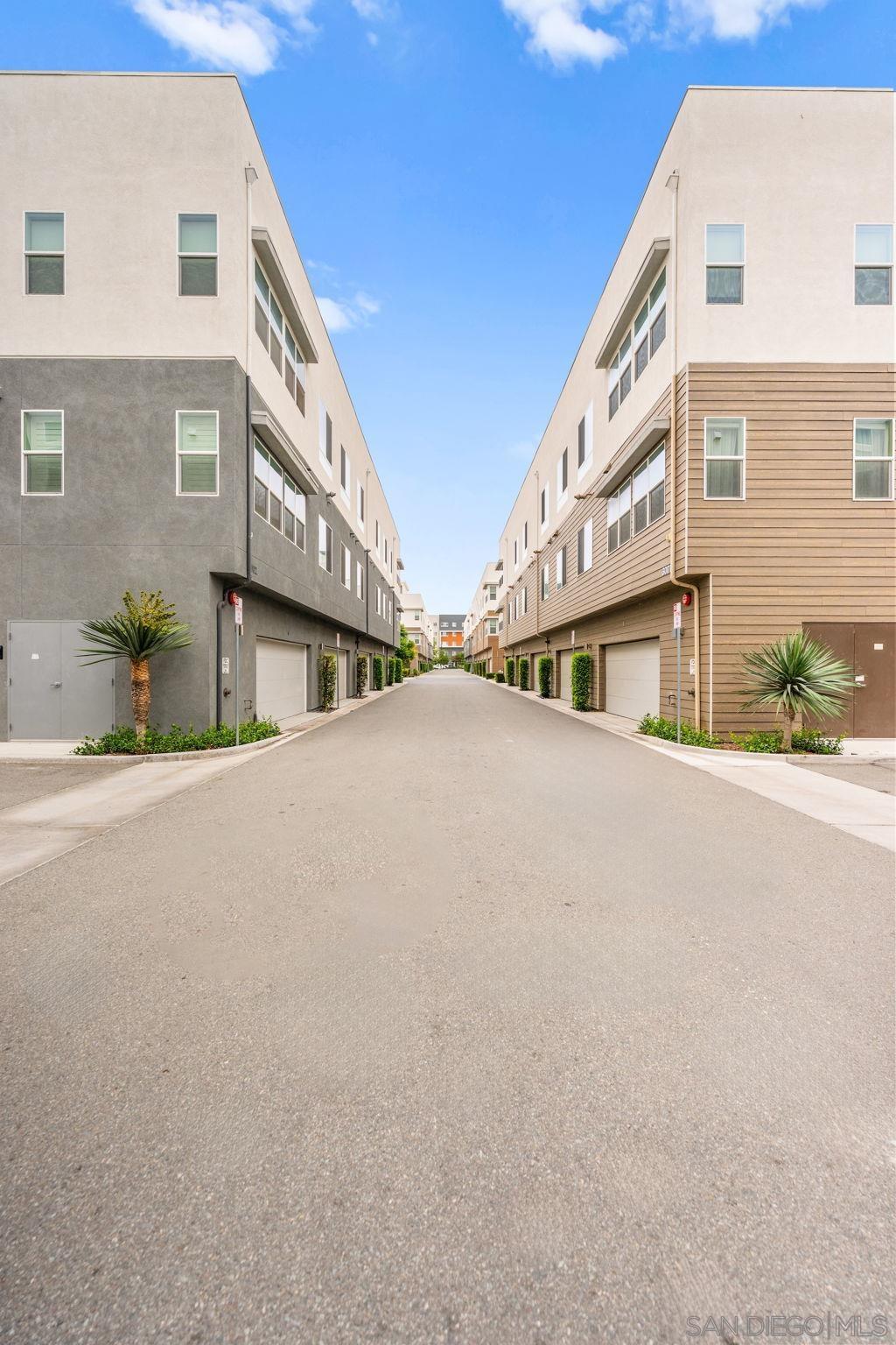 Detail Gallery Image 27 of 43 For 3001  Bravo Loop  #2,  Chula Vista,  CA 91915 - 3 Beds | 2 Baths