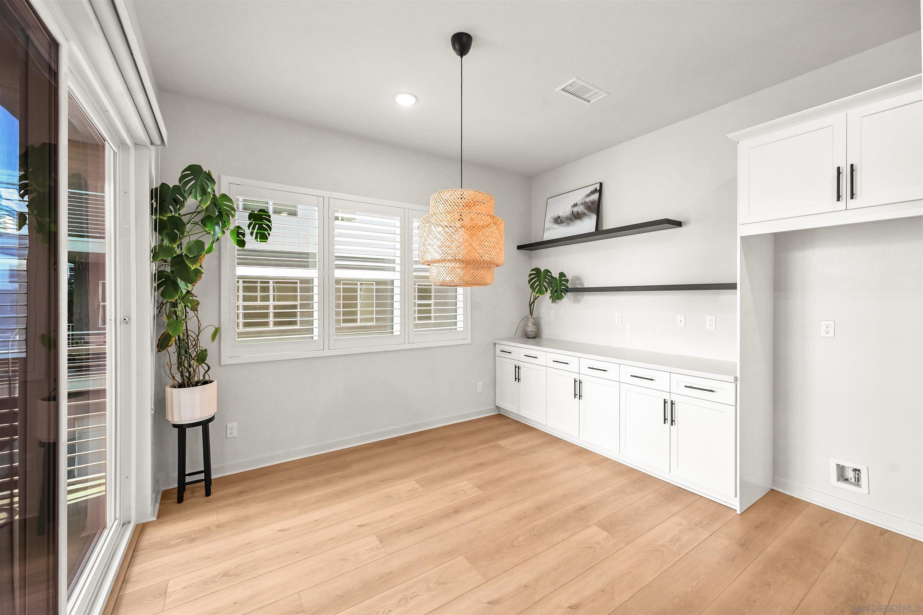 Detail Gallery Image 4 of 43 For 3001  Bravo Loop  #2,  Chula Vista,  CA 91915 - 3 Beds | 2 Baths