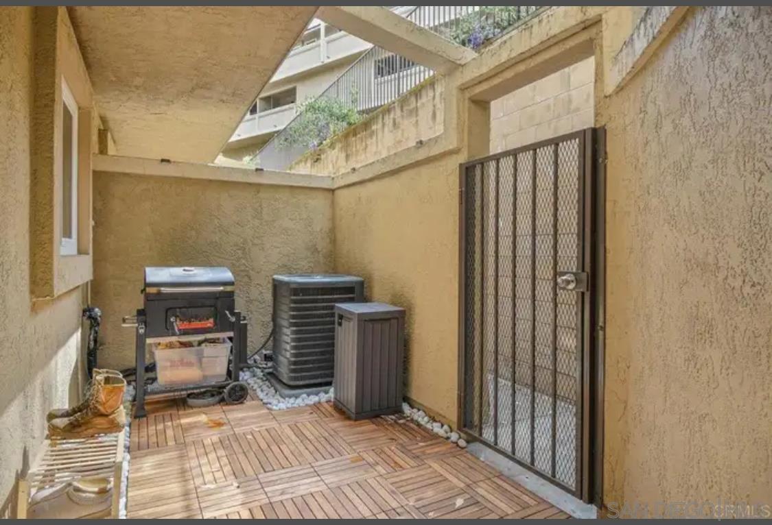 Detail Gallery Image 4 of 13 For 5377  Lake Murray, La Mesa,  CA 91942 - 1 Beds | 1/1 Baths