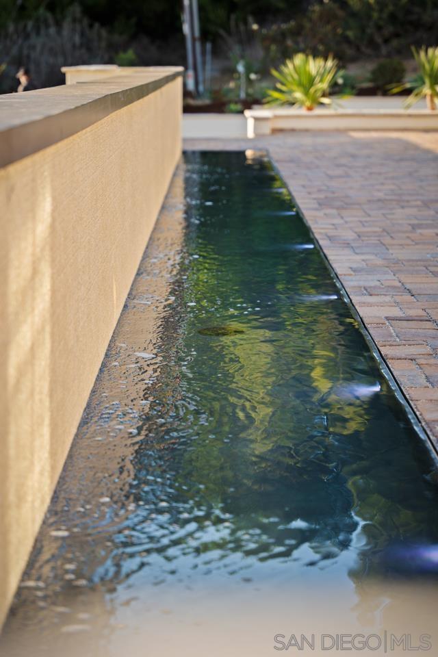 Detail Gallery Image 16 of 74 For 5758  Las Palomas, Rancho Santa Fe,  CA 92067 - 5 Beds | 5/2 Baths