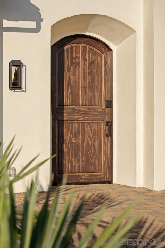 Detail Gallery Image 17 of 74 For 5758  Las Palomas, Rancho Santa Fe,  CA 92067 - 5 Beds | 5/2 Baths