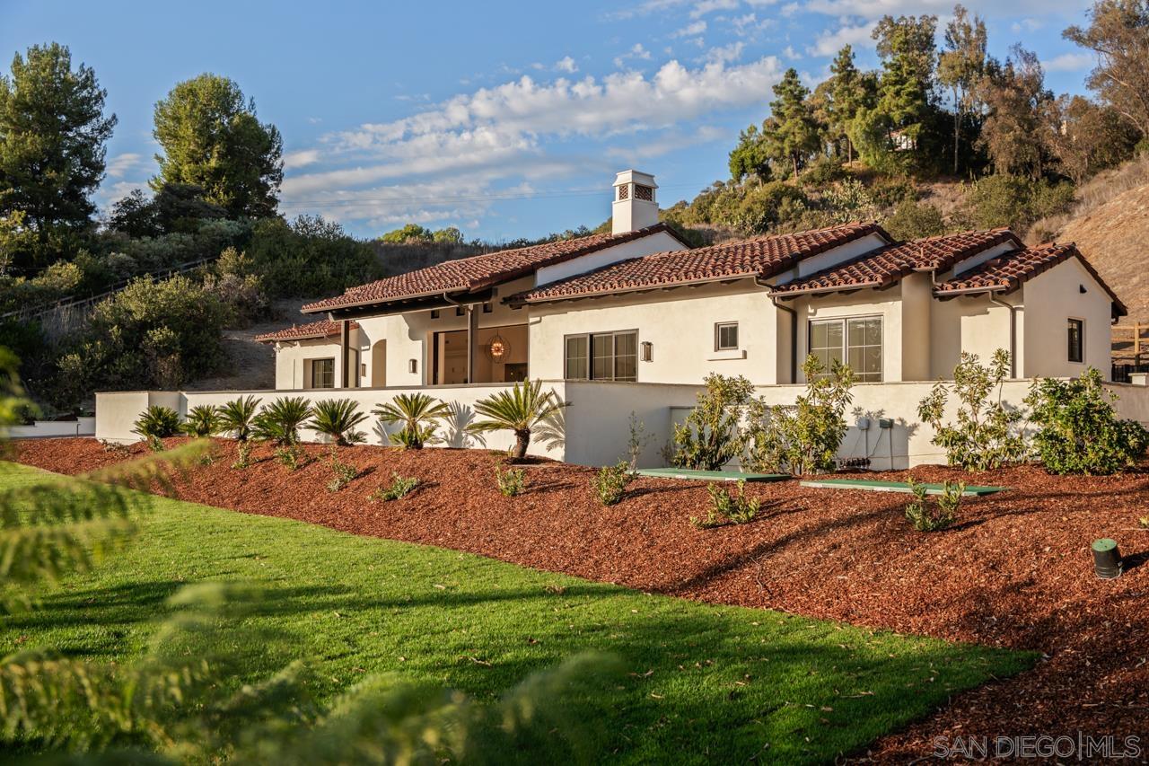 Detail Gallery Image 3 of 74 For 5758  Las Palomas, Rancho Santa Fe,  CA 92067 - 5 Beds | 5/2 Baths