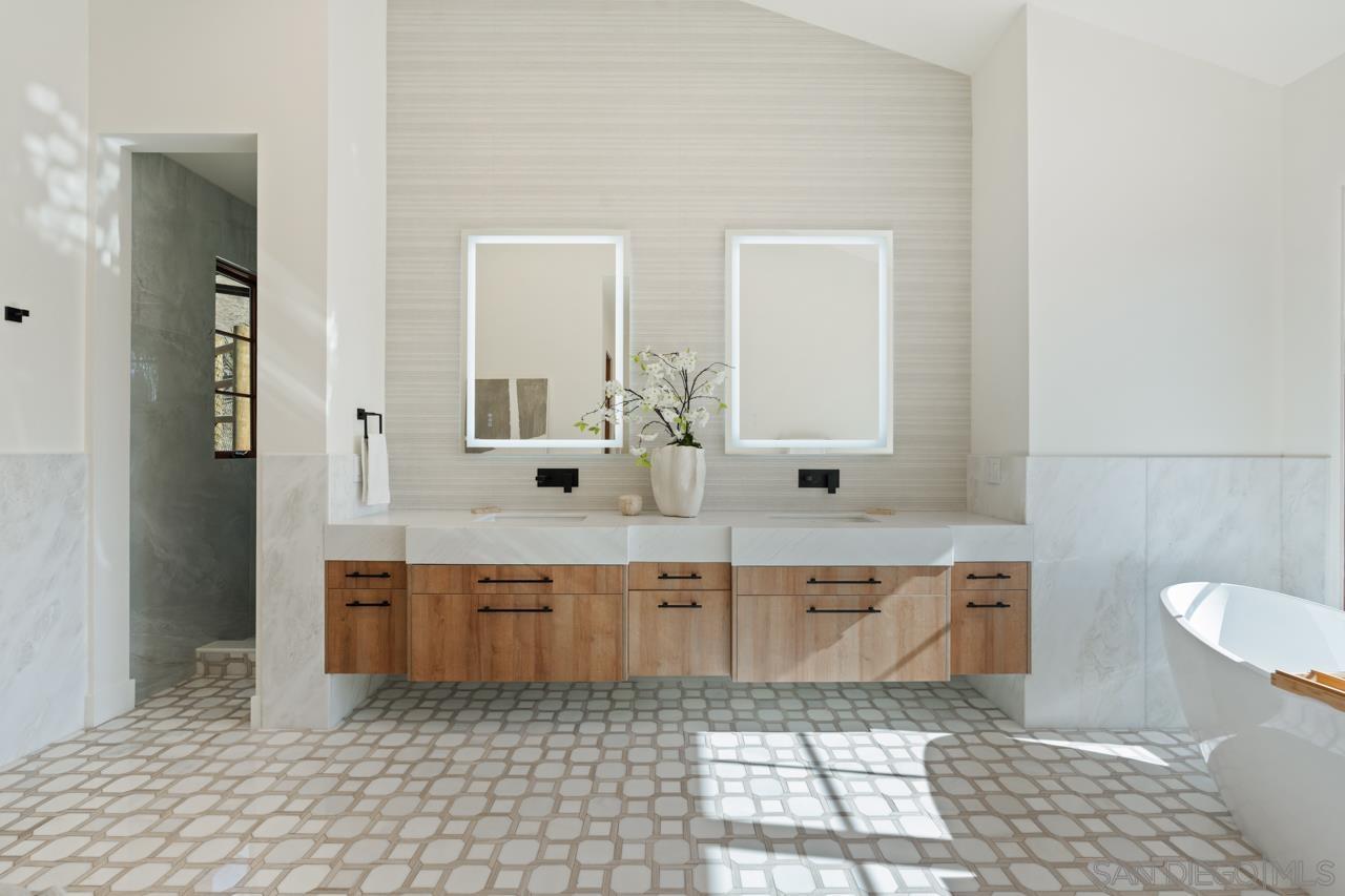 Detail Gallery Image 44 of 74 For 5758  Las Palomas, Rancho Santa Fe,  CA 92067 - 5 Beds | 5/2 Baths