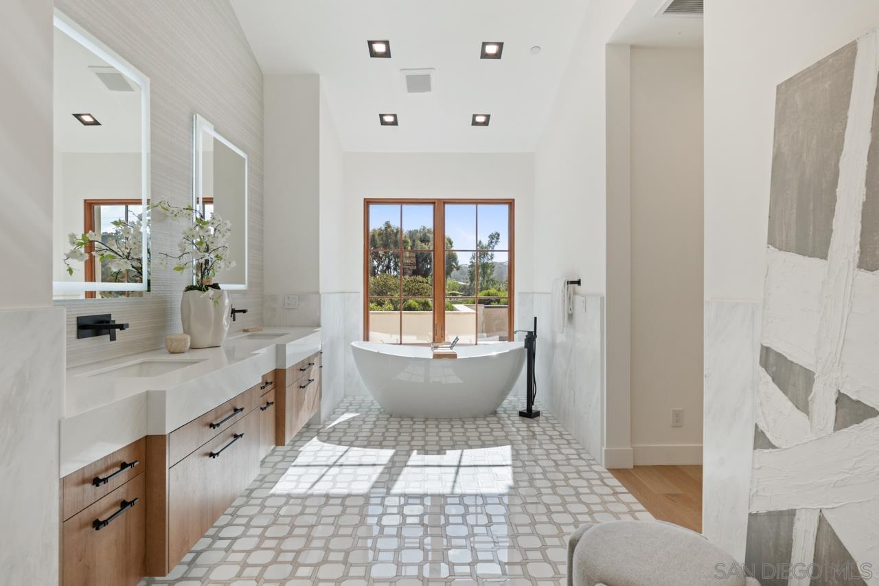 Detail Gallery Image 45 of 74 For 5758  Las Palomas, Rancho Santa Fe,  CA 92067 - 5 Beds | 5/2 Baths