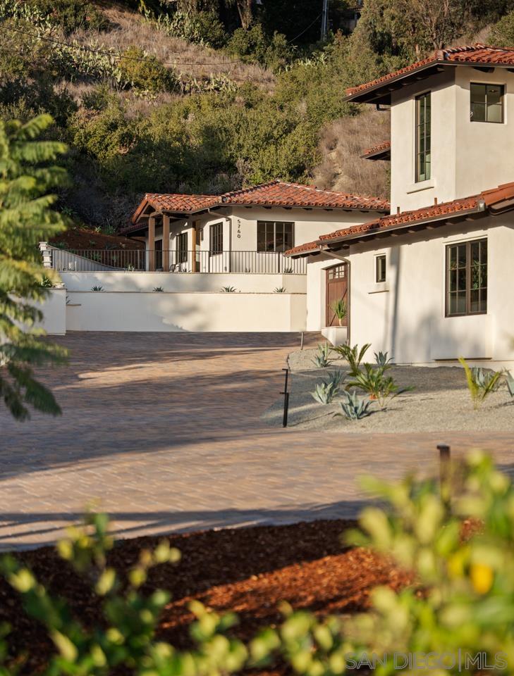 Detail Gallery Image 7 of 74 For 5758  Las Palomas, Rancho Santa Fe,  CA 92067 - 5 Beds | 5/2 Baths