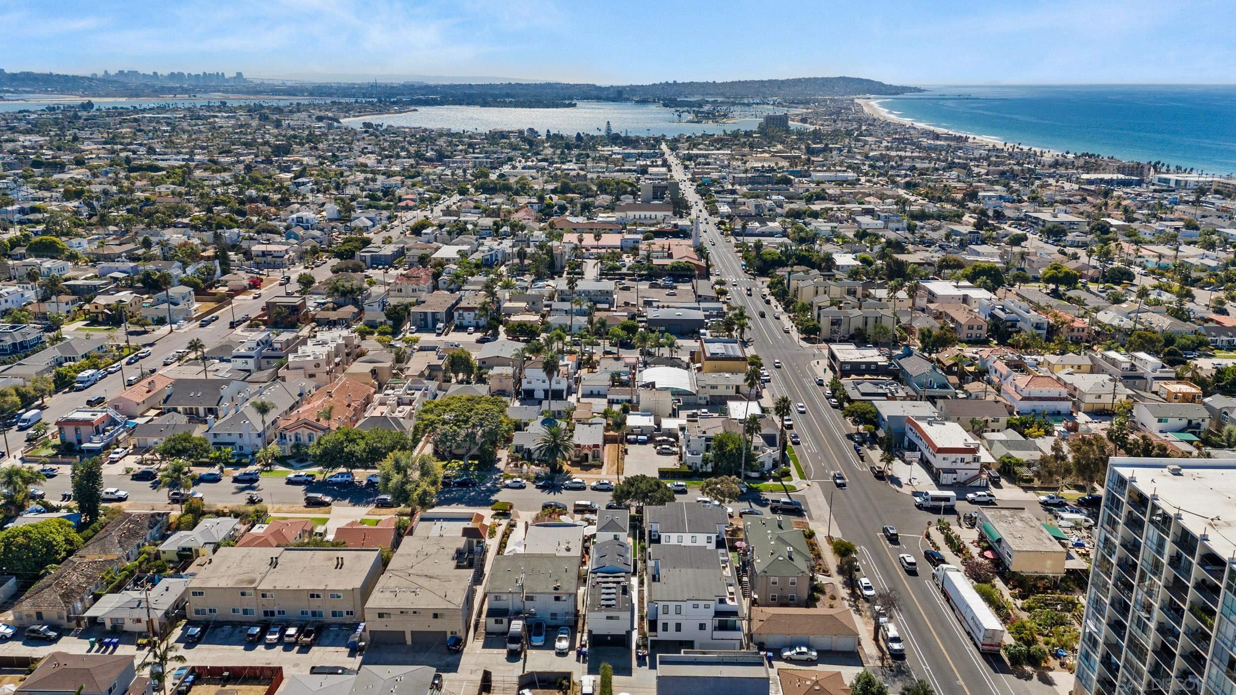 Detail Gallery Image 30 of 33 For 1020  Beryl Street, San Diego,  CA 92109 - 2 Beds | 1/1 Baths