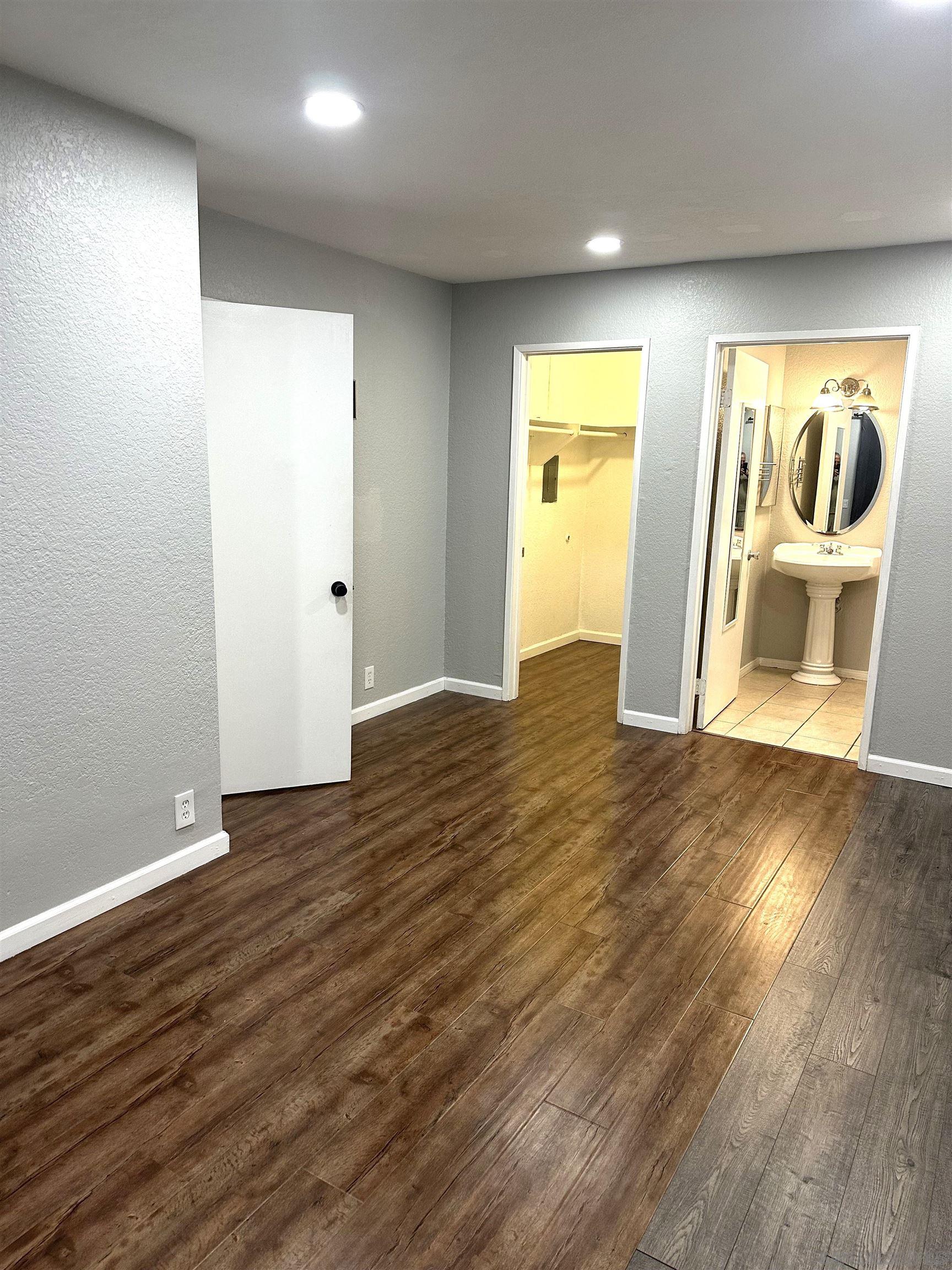 Detail Gallery Image 11 of 21 For 3142  Midway Drive  #B112,  San Diego,  CA 92110 - 2 Beds | 2 Baths