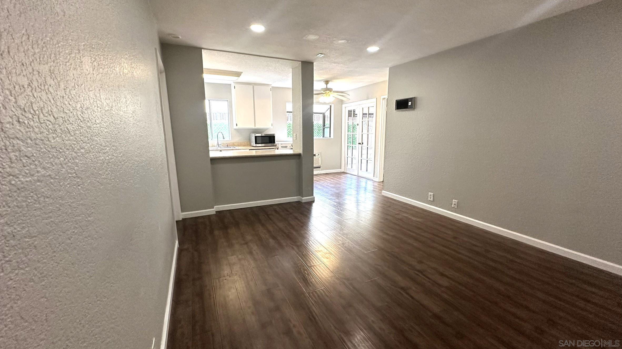 Detail Gallery Image 7 of 21 For 3142  Midway Drive  #B112,  San Diego,  CA 92110 - 2 Beds | 2 Baths