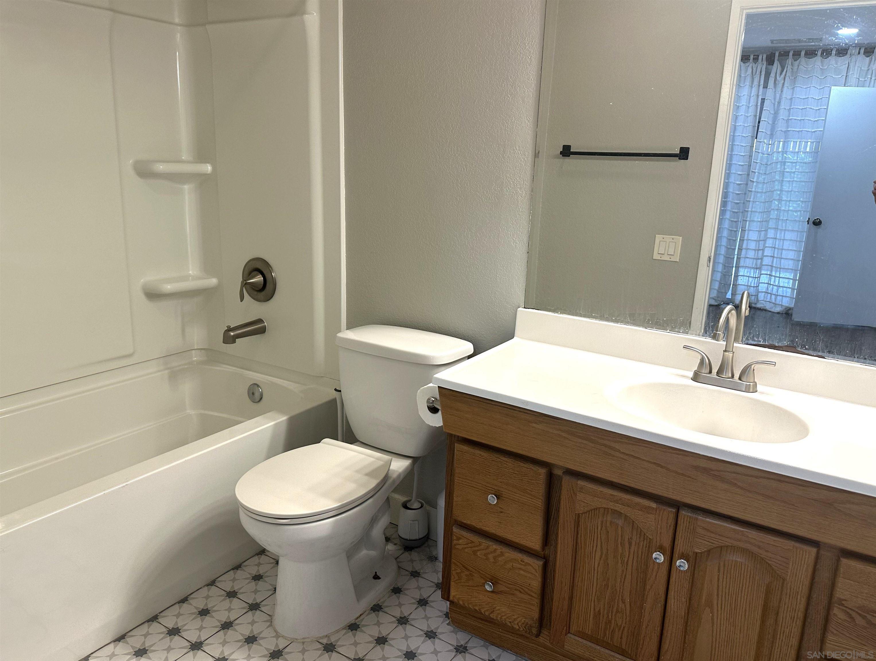 Detail Gallery Image 10 of 21 For 3142  Midway Drive  #B112,  San Diego,  CA 92110 - 2 Beds | 2 Baths