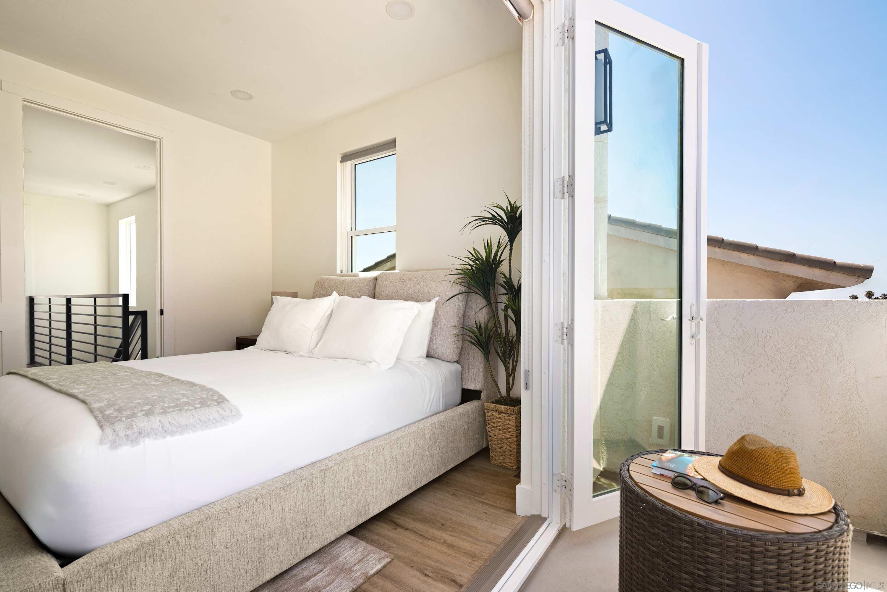 Detail Gallery Image 2 of 25 For 4616  Cape May Ave, San Diego,  CA 92107 - 3 Beds | 3/1 Baths