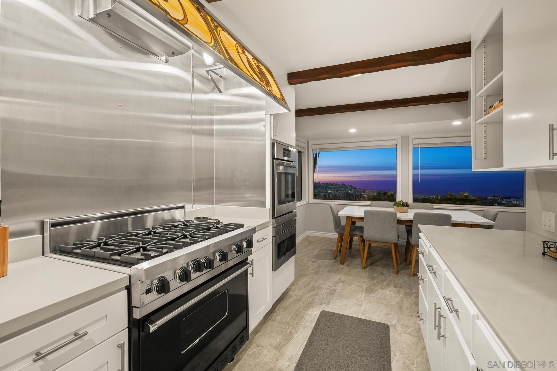 Detail Gallery Image 21 of 75 For 7201  Country Club Drive, La Jolla,  CA 92037 - 4 Beds | 3 Baths