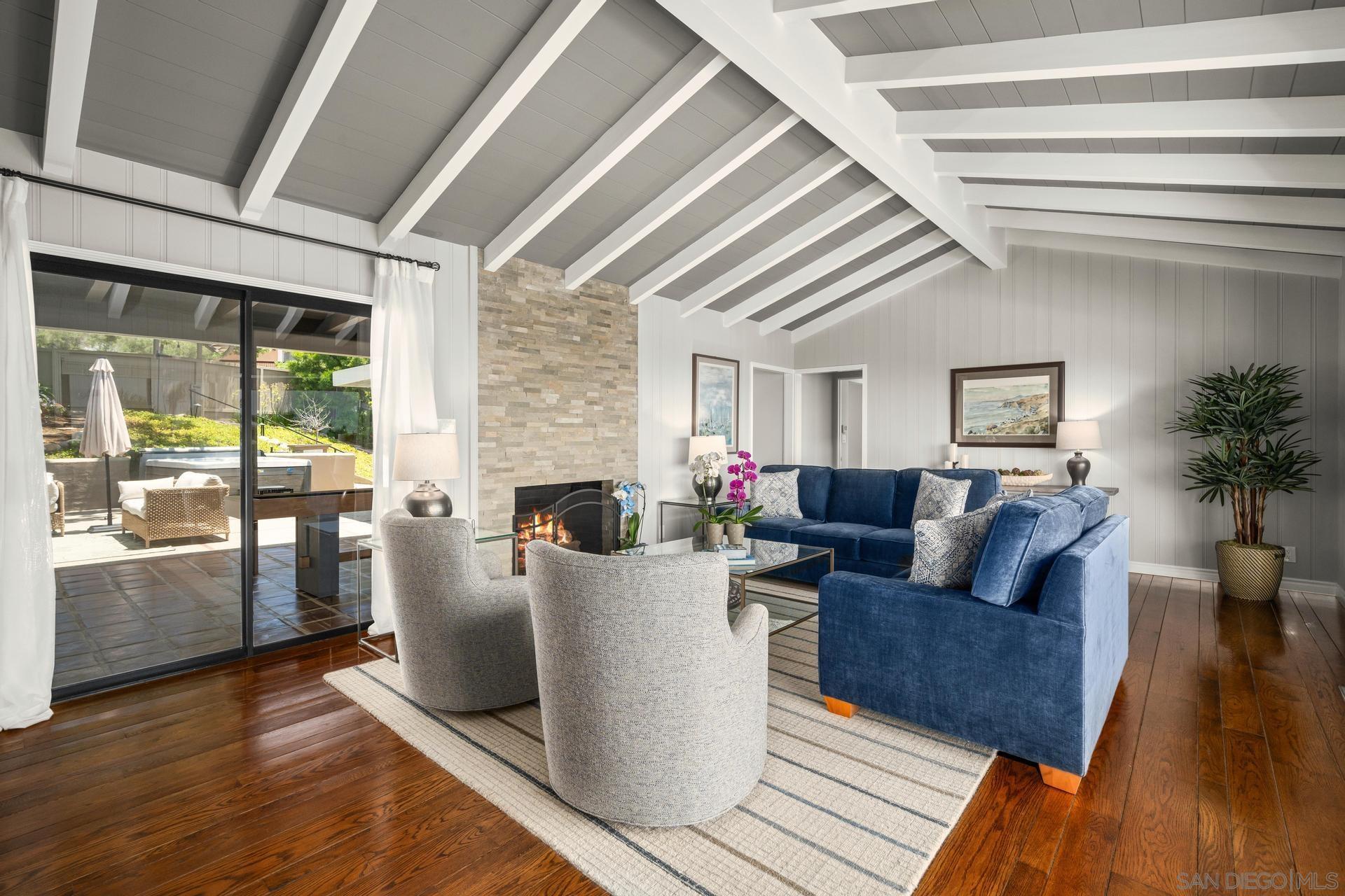 Detail Gallery Image 9 of 75 For 7201  Country Club Drive, La Jolla,  CA 92037 - 4 Beds | 3 Baths