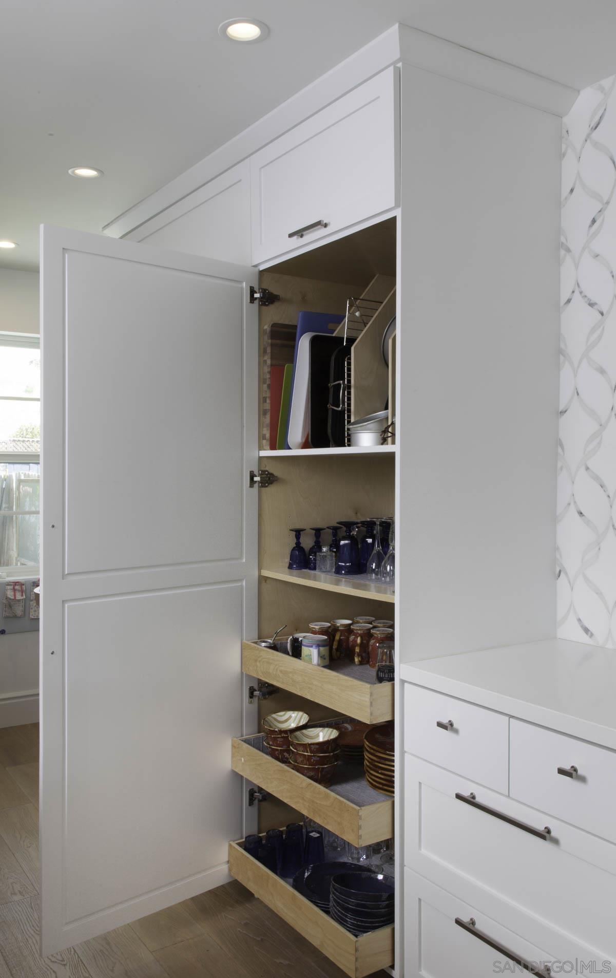 Detail Gallery Image 14 of 36 For 6429  Dowling Drive, La Jolla,  CA 92037 - 4 Beds | 3 Baths