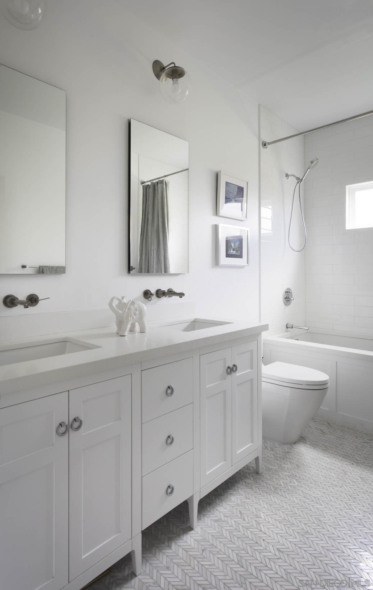 Detail Gallery Image 29 of 36 For 6429  Dowling Drive, La Jolla,  CA 92037 - 4 Beds | 3 Baths