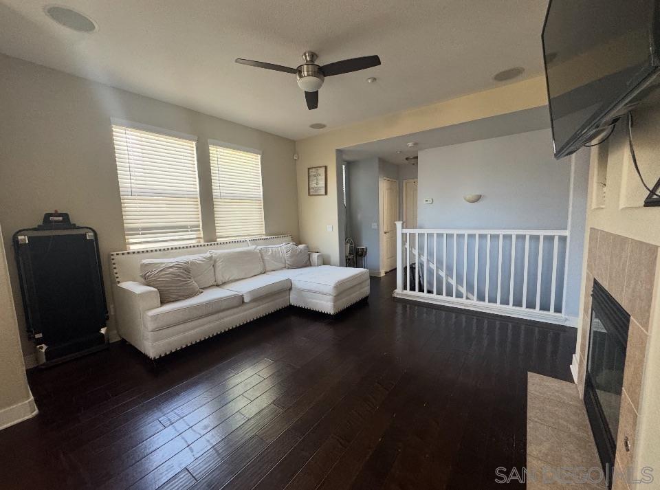 Detail Gallery Image 4 of 13 For 1812  Lime Court  10, Chula Vista,  CA 91913 - 3 Beds | 3 Baths