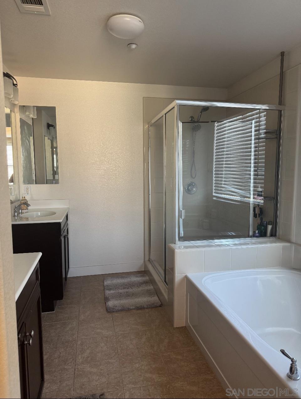 Detail Gallery Image 10 of 13 For 1812  Lime Court  10, Chula Vista,  CA 91913 - 3 Beds | 3 Baths