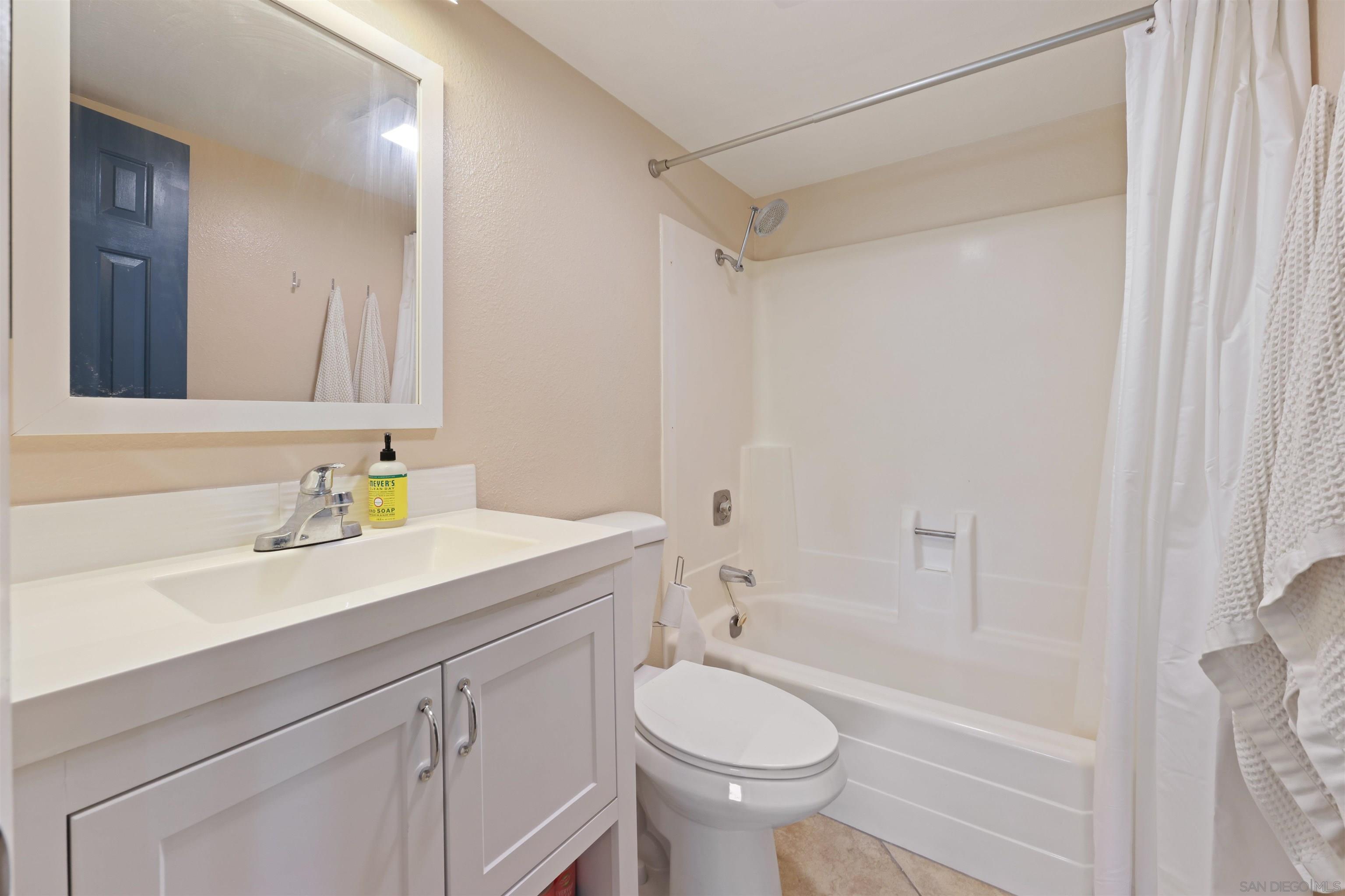 Detail Gallery Image 13 of 24 For 4164  Cherokee Ave  #G,  San Diego,  CA 92104 - 2 Beds | 2 Baths