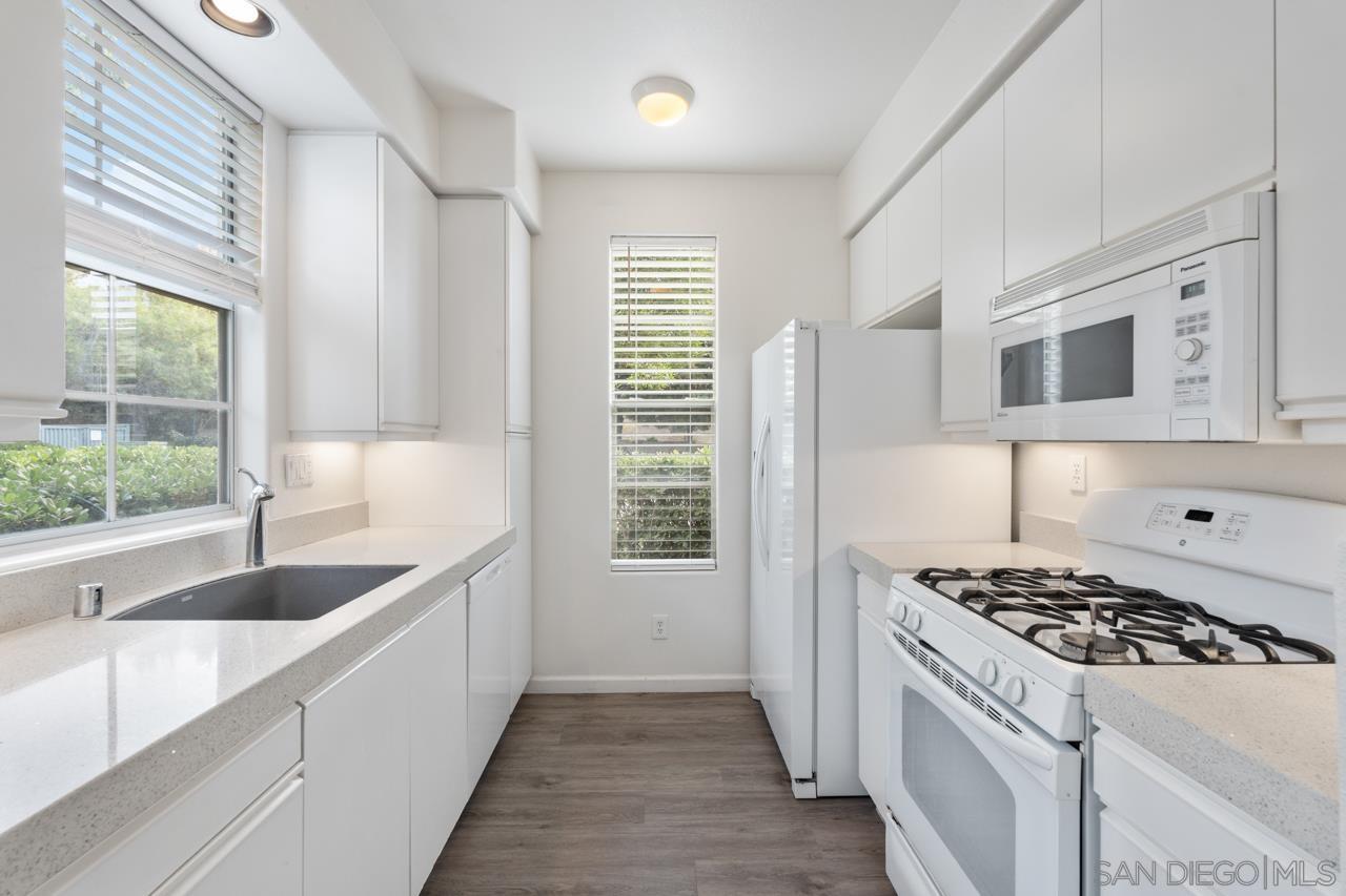 Detail Gallery Image 8 of 33 For 3545  Caminito El Rincon  #237,  San Diego,  CA 92130 - 2 Beds | 2 Baths