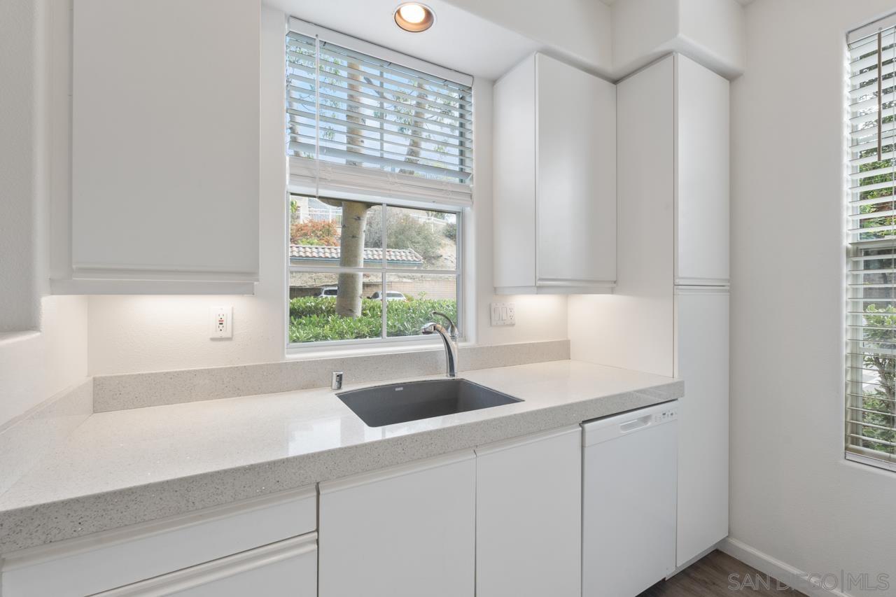 Detail Gallery Image 9 of 33 For 3545  Caminito El Rincon  #237,  San Diego,  CA 92130 - 2 Beds | 2 Baths