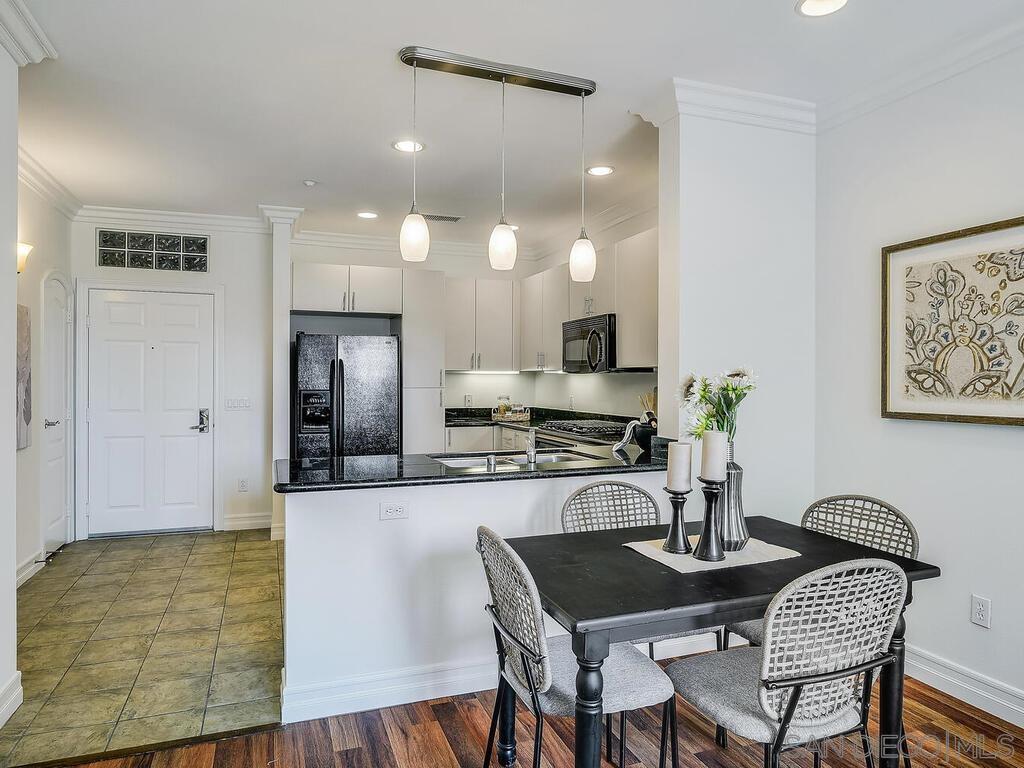 Detail Gallery Image 9 of 33 For 525  11th Ave  1405, San Diego,  CA 92101 - 2 Beds | 2 Baths