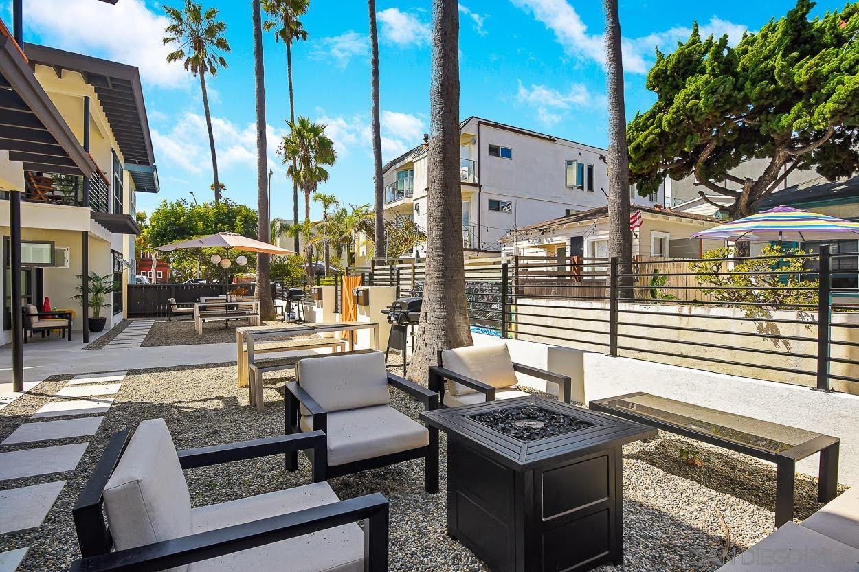 Detail Gallery Image 3 of 41 For 811  Dover Ct, San Diego,  CA 92109 - 2 Beds | 1 Baths