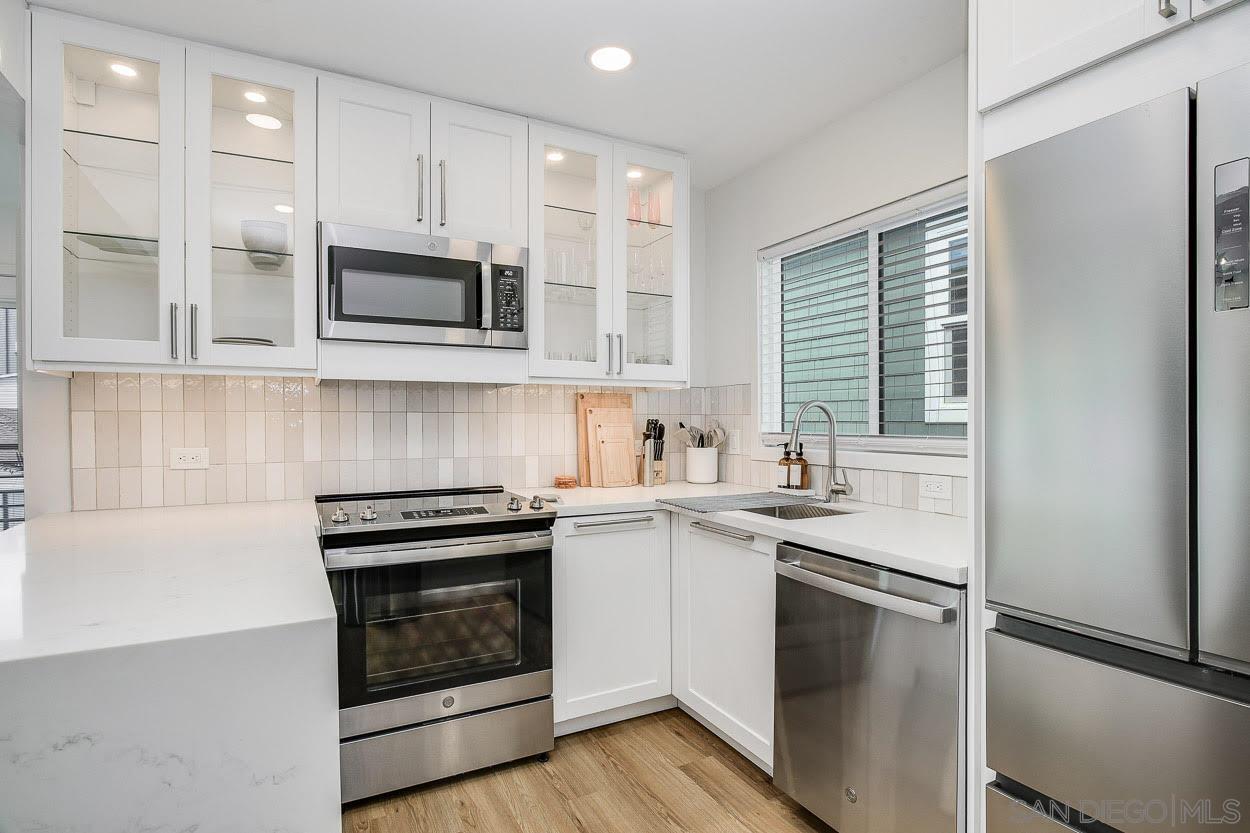 Detail Gallery Image 24 of 41 For 811  Dover Ct, San Diego,  CA 92109 - 2 Beds | 1 Baths