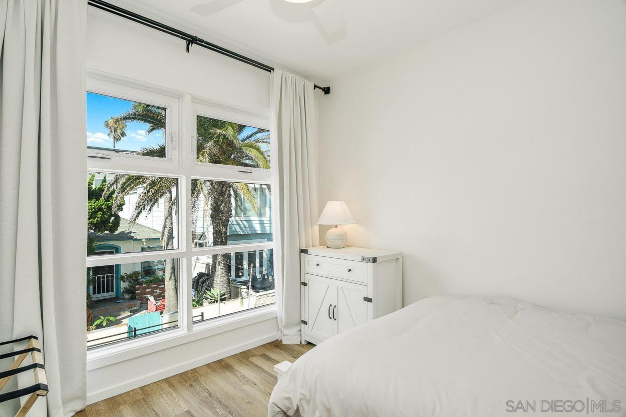 Detail Gallery Image 31 of 41 For 811  Dover Ct, San Diego,  CA 92109 - 2 Beds | 1 Baths