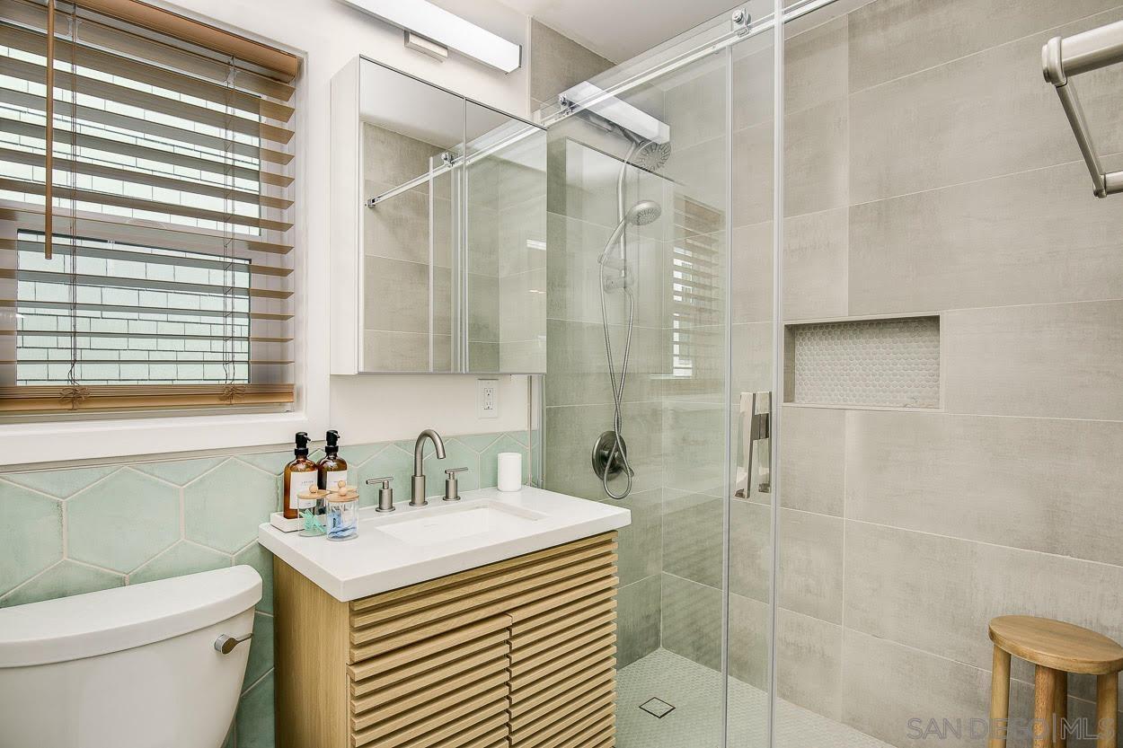 Detail Gallery Image 34 of 41 For 811  Dover Ct, San Diego,  CA 92109 - 2 Beds | 1 Baths