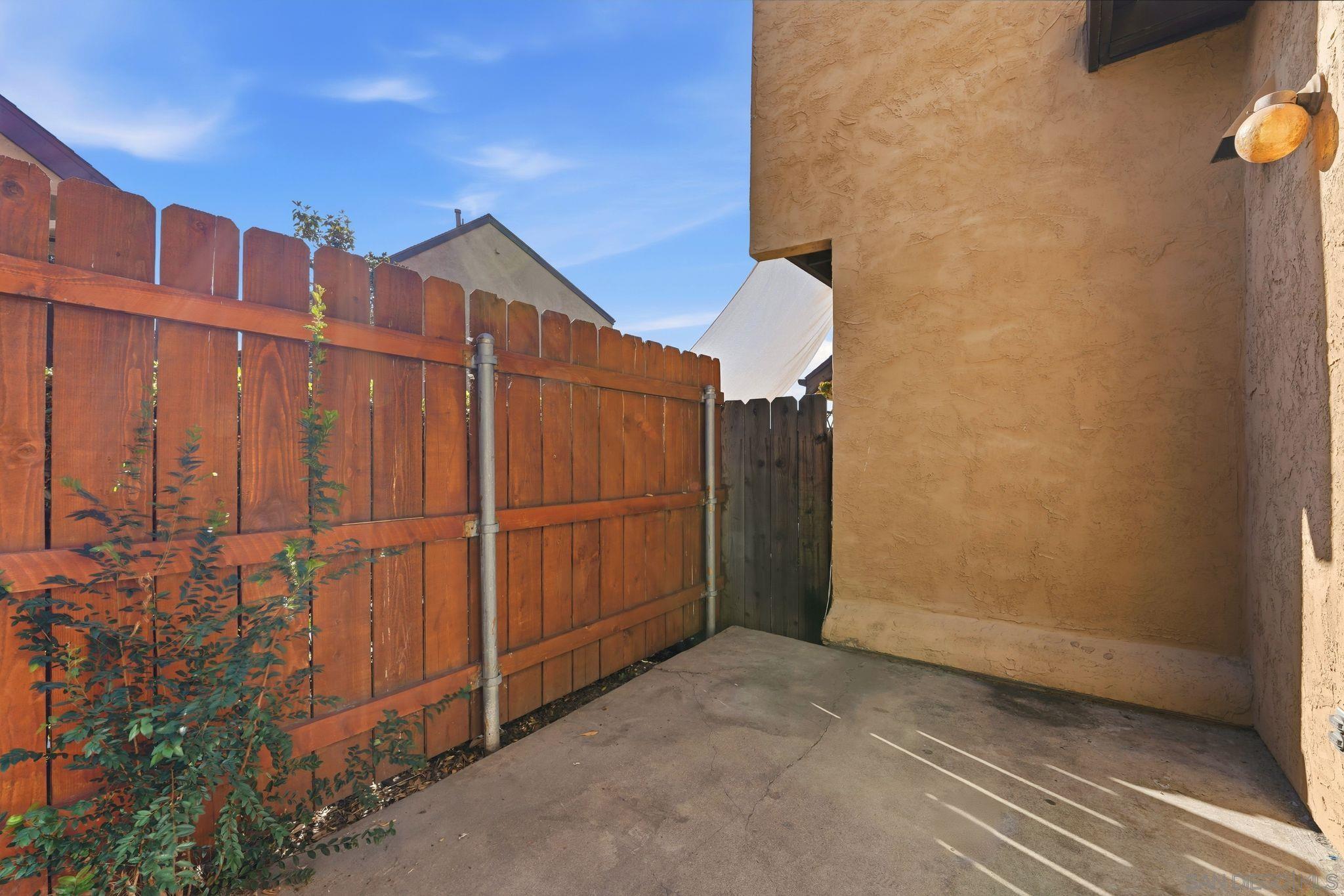 Detail Gallery Image 20 of 21 For 1585  Stone Edge Cir, El Cajon,  CA 92021 - 2 Beds | 1/1 Baths