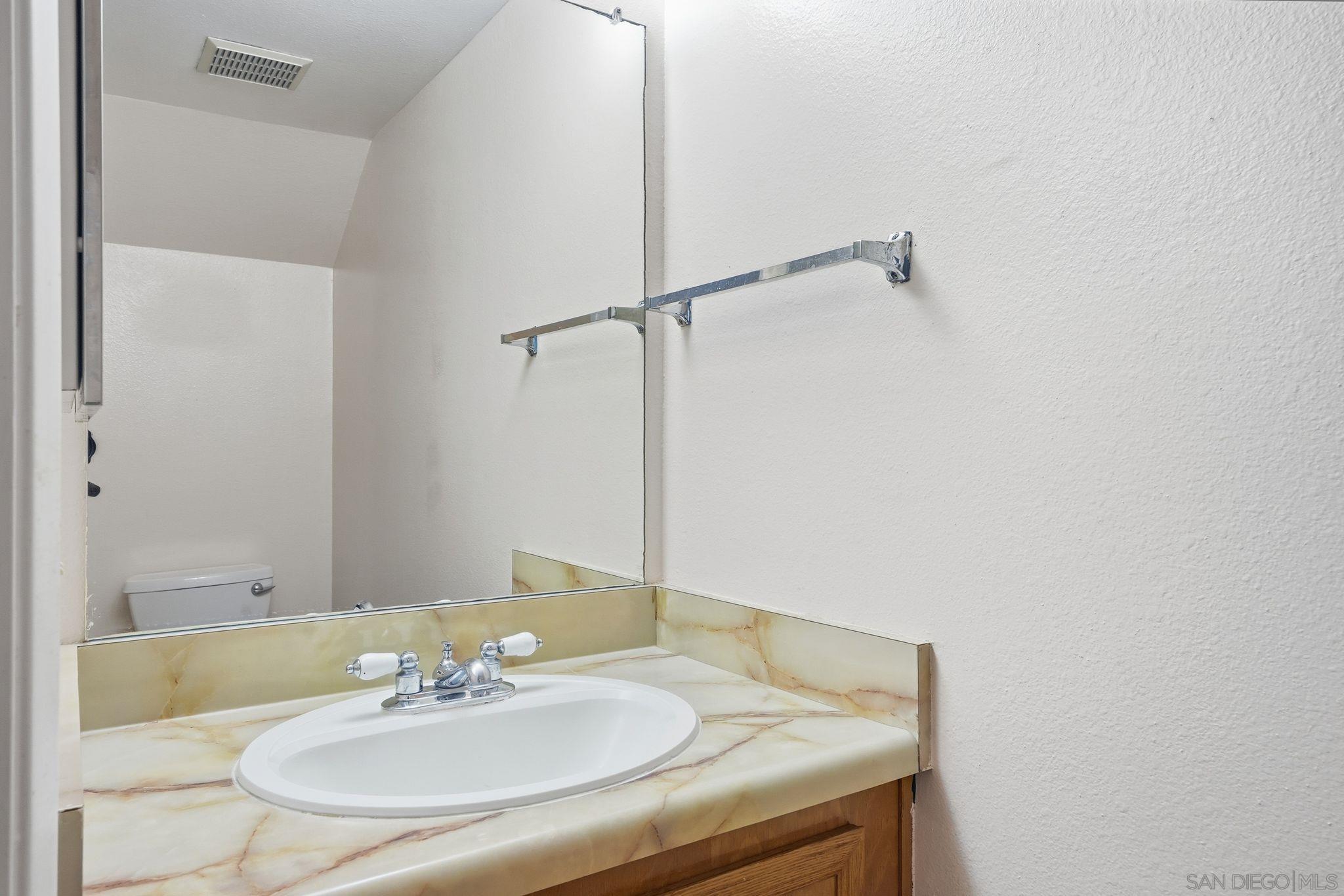 Detail Gallery Image 10 of 21 For 1585  Stone Edge Cir, El Cajon,  CA 92021 - 2 Beds | 1/1 Baths