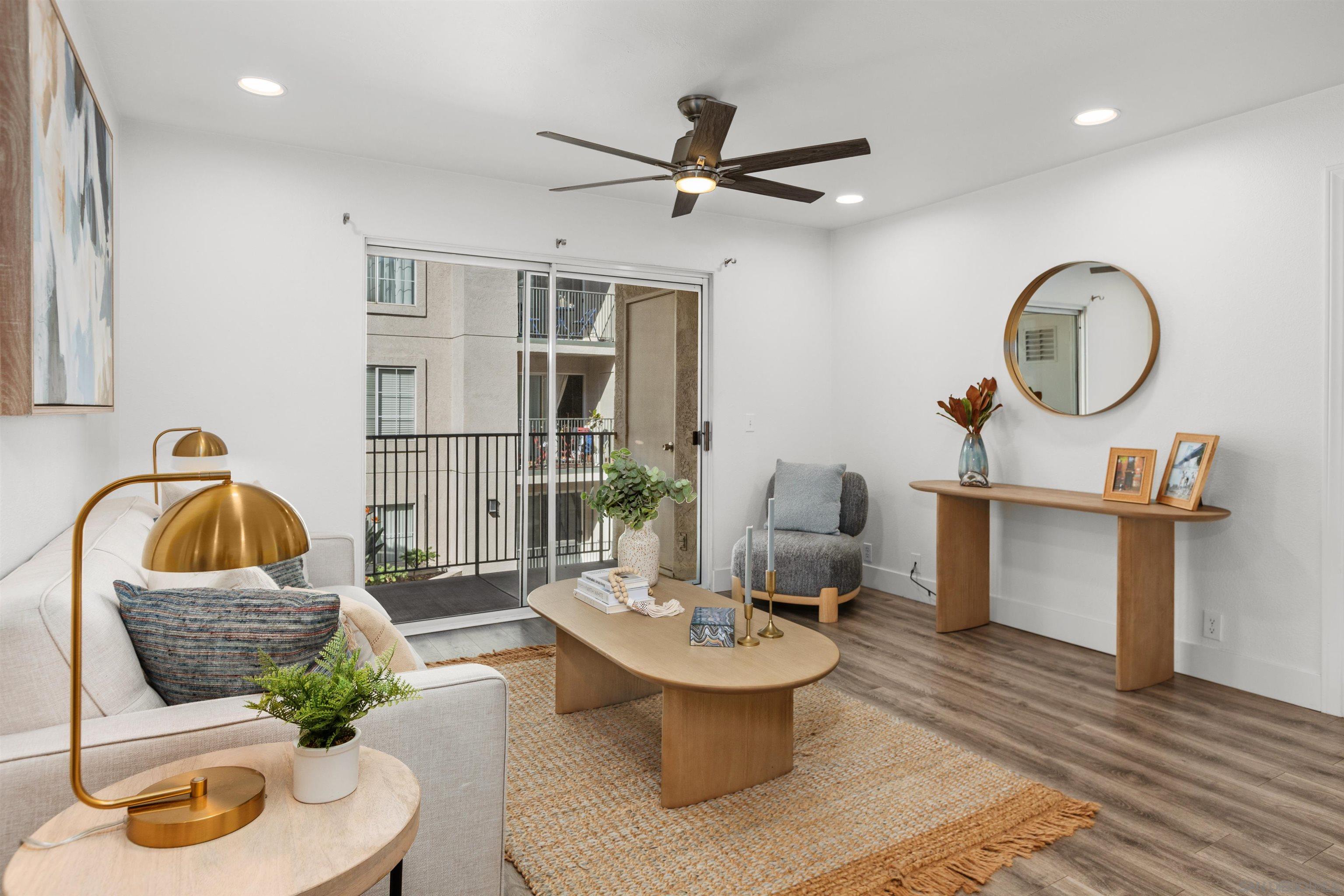 Detail Gallery Image 3 of 18 For 3078  Broadway  #214,  San Diego,  CA 92102 - 2 Beds | 2 Baths