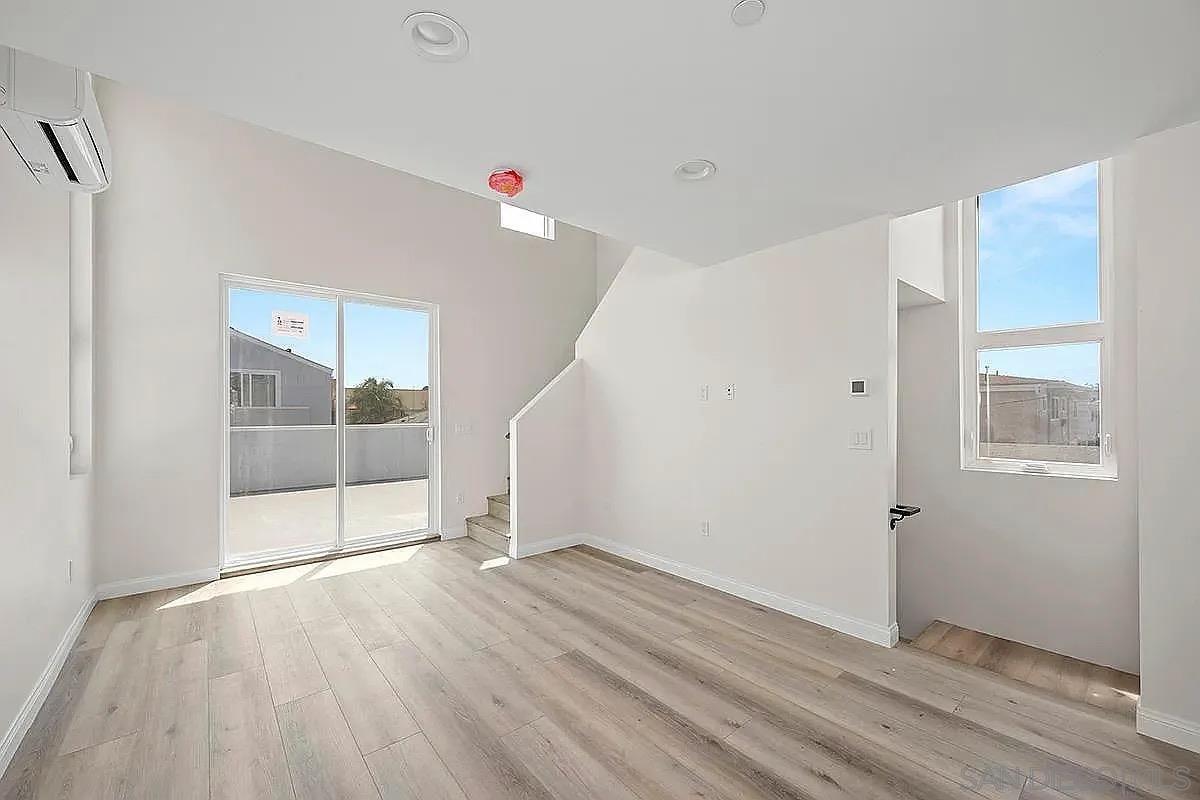 Detail Gallery Image 11 of 27 For 4050  Cherokee, San Diego,  CA 92104 - 2 Beds | 1 Baths