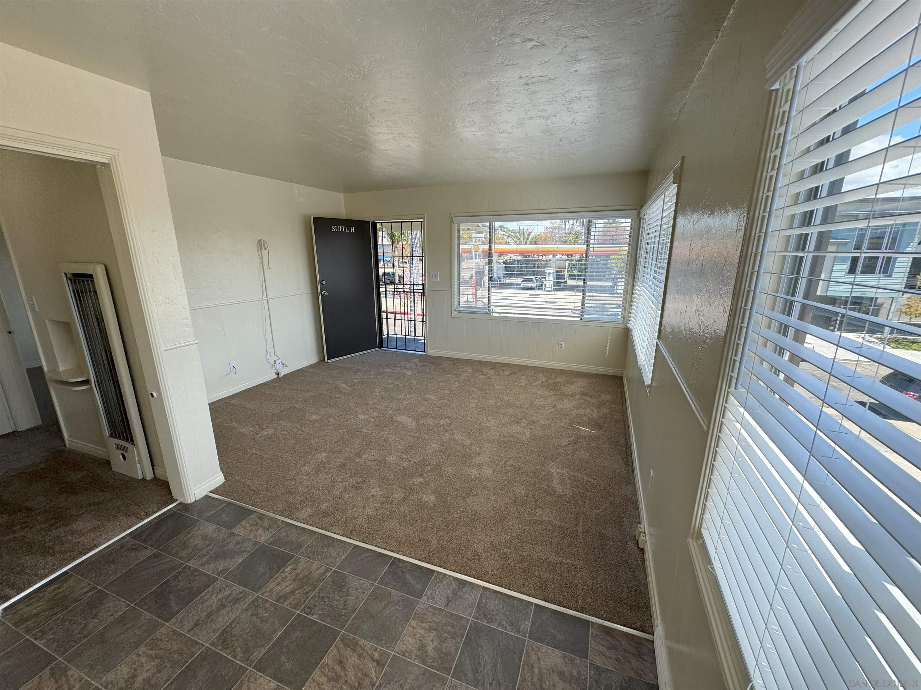 Detail Gallery Image 8 of 13 For 1537  Rosecrans St  H, San Diego,  CA 92106 - 2 Beds | 1 Baths