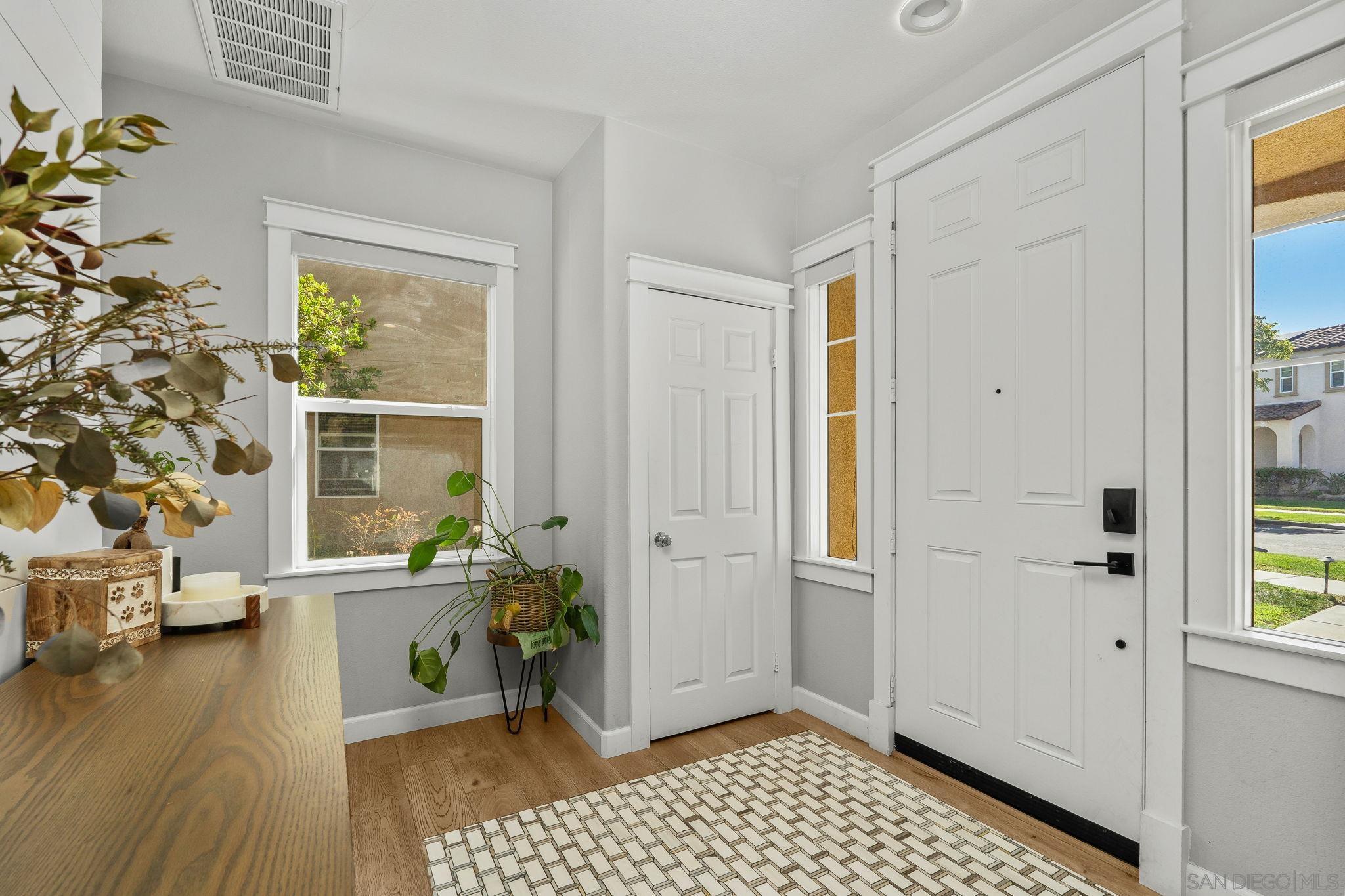 Detail Gallery Image 4 of 38 For 1753  Reichert Way, Chula Vista,  CA 91913 - 4 Beds | 2/1 Baths