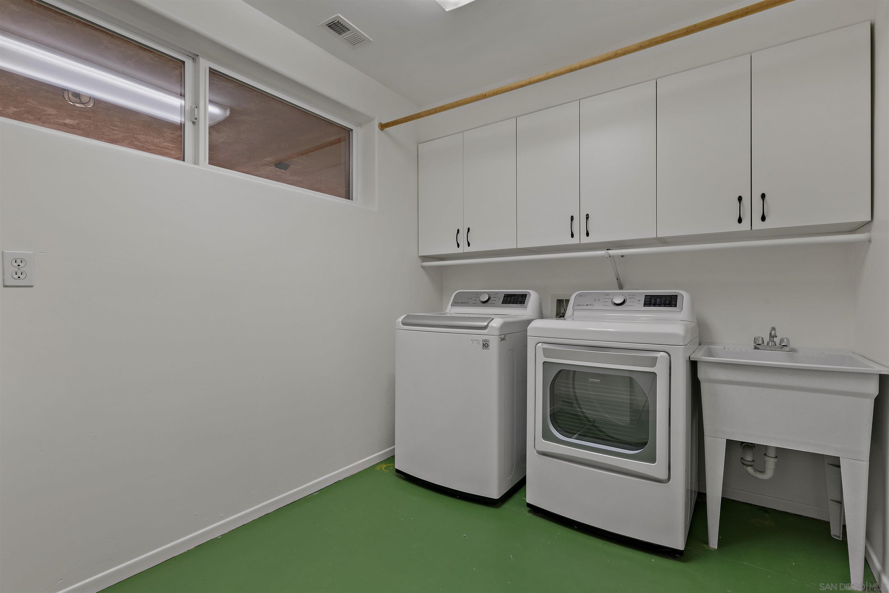 Detail Gallery Image 18 of 38 For 3340  Byron, San Diego,  CA 92106 - 3 Beds | 3 Baths