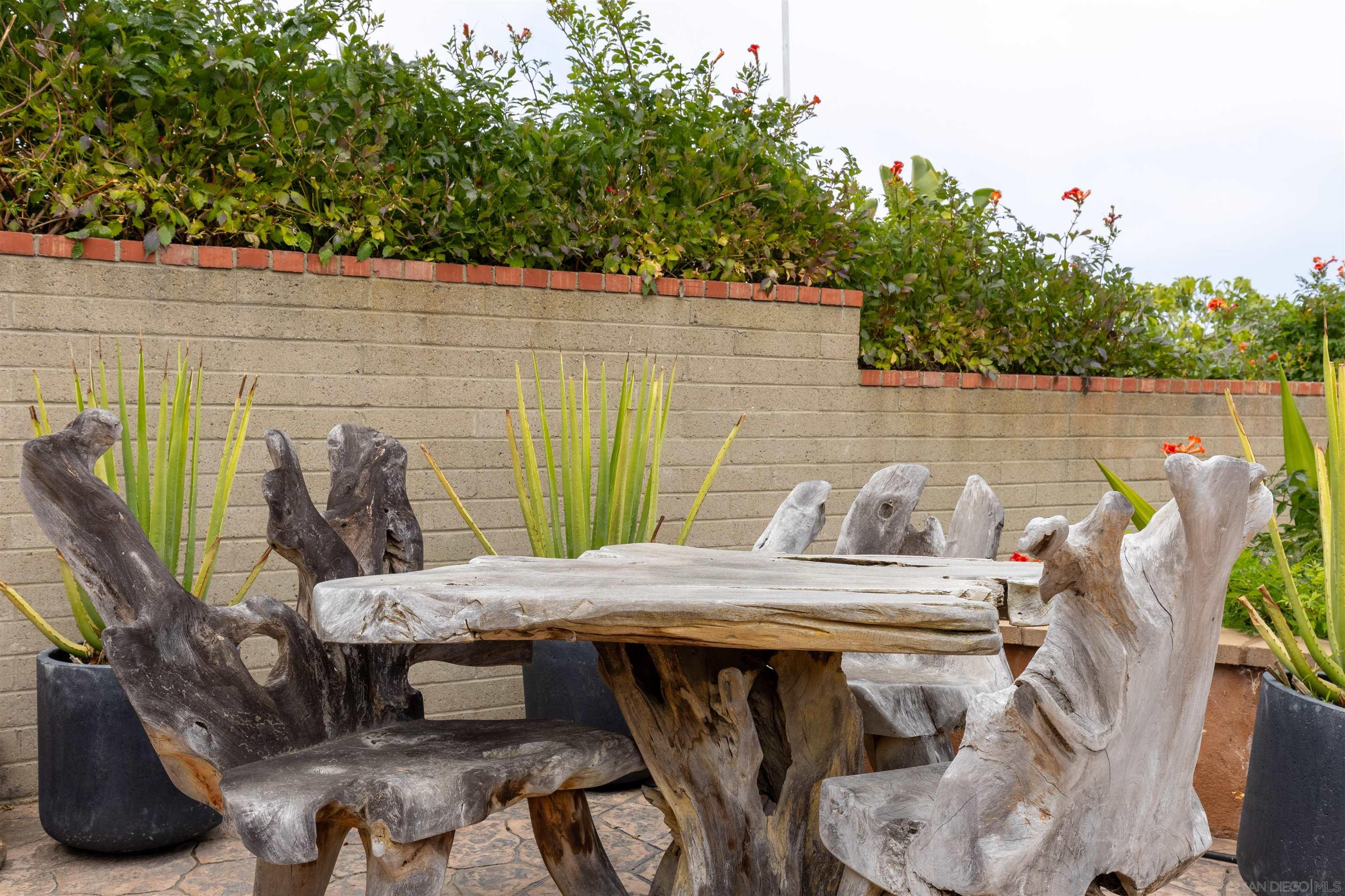 Detail Gallery Image 19 of 38 For 3340  Byron, San Diego,  CA 92106 - 3 Beds | 3 Baths