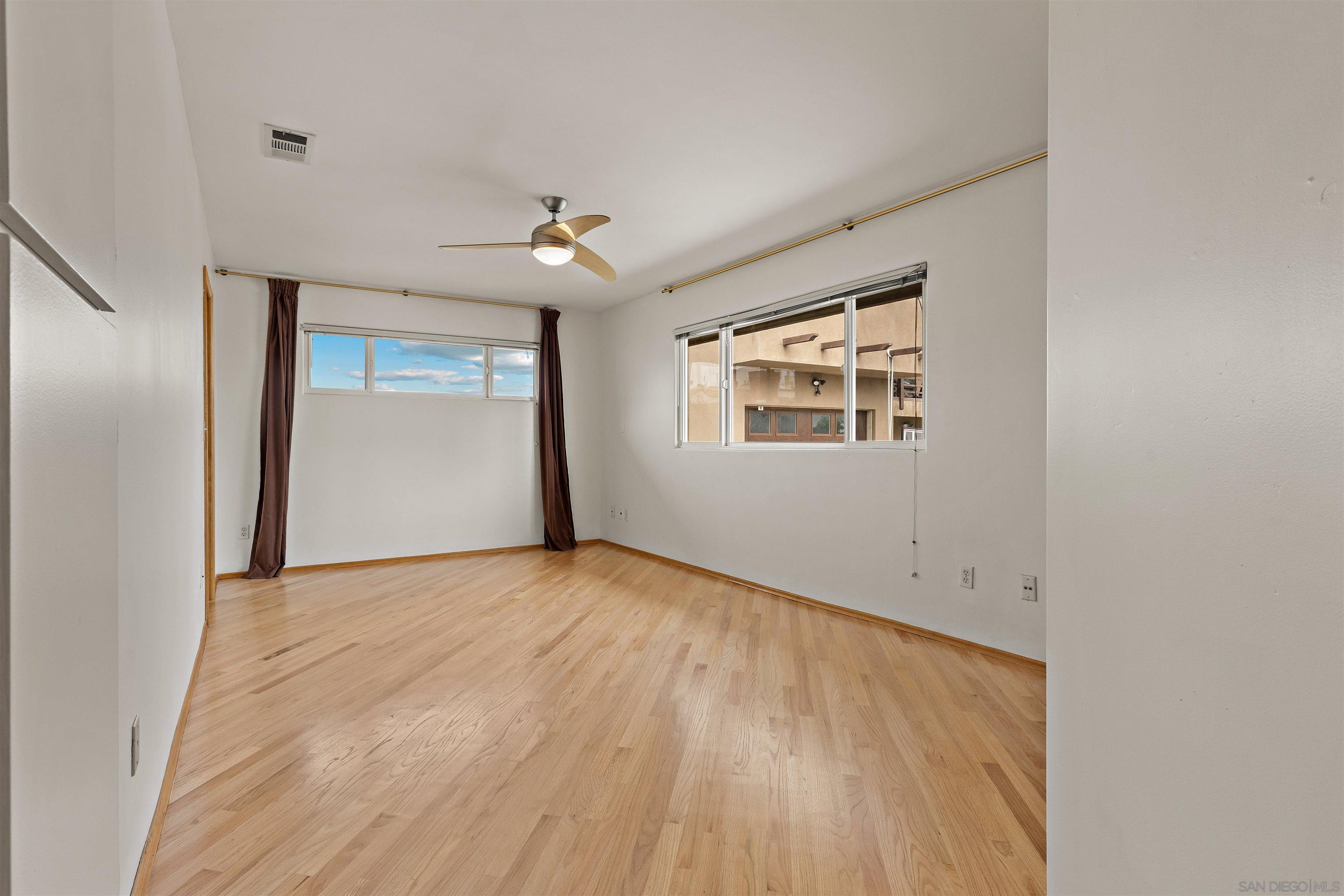 Detail Gallery Image 23 of 38 For 3340  Byron, San Diego,  CA 92106 - 3 Beds | 3 Baths