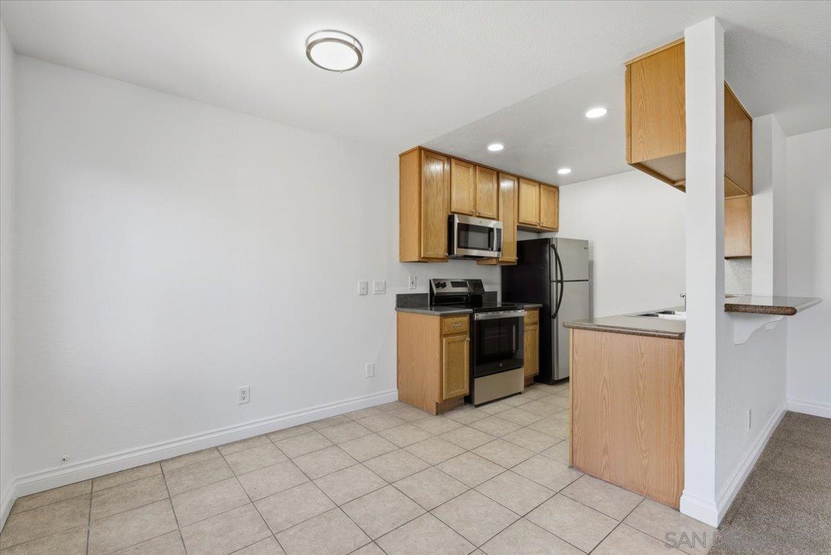 Detail Gallery Image 5 of 30 For 3846  38th St  #5,  San Diego,  CA 92105 - 2 Beds | 2 Baths