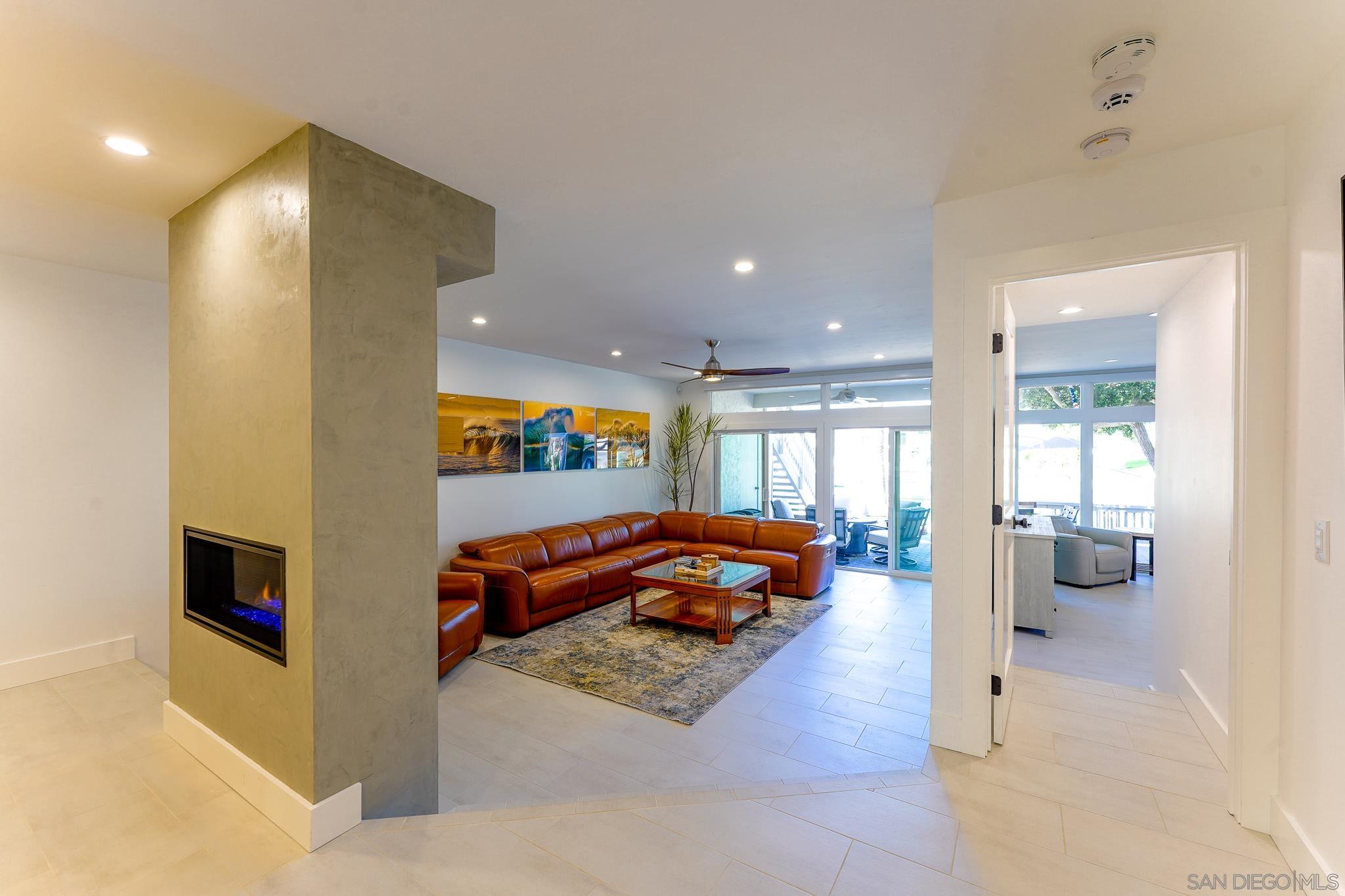 Front Image Thumbnail for SD250041647