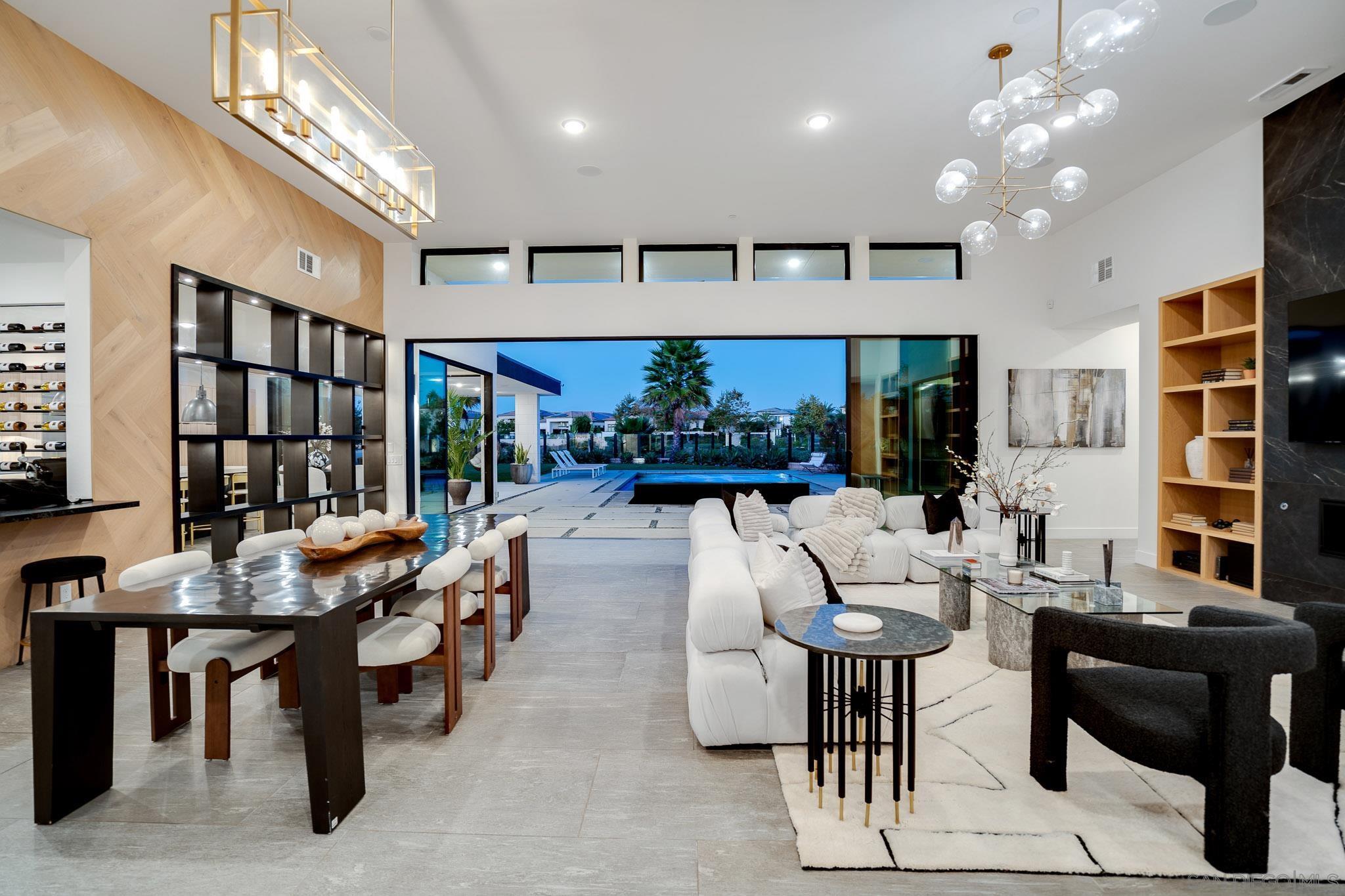 Detail Gallery Image 5 of 26 For 5384  Aurora Summit Trl, San Diego,  CA 92130 - 6 Beds | 7/1 Baths