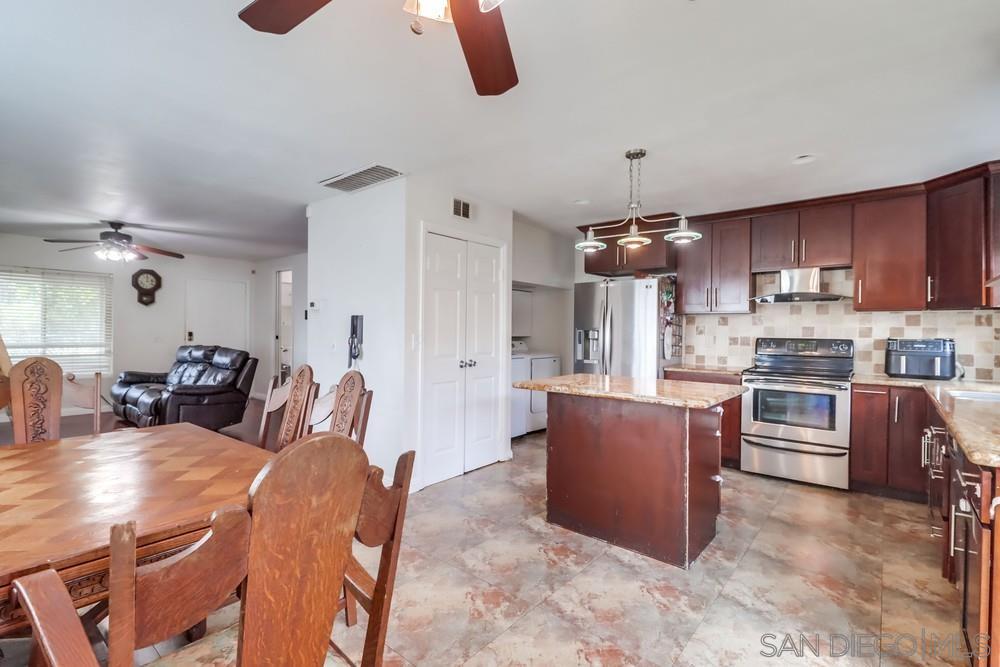 Detail Gallery Image 6 of 28 For 8233  Warmwood Ave, Spring Valley,  CA 91977 - 3 Beds | 2 Baths