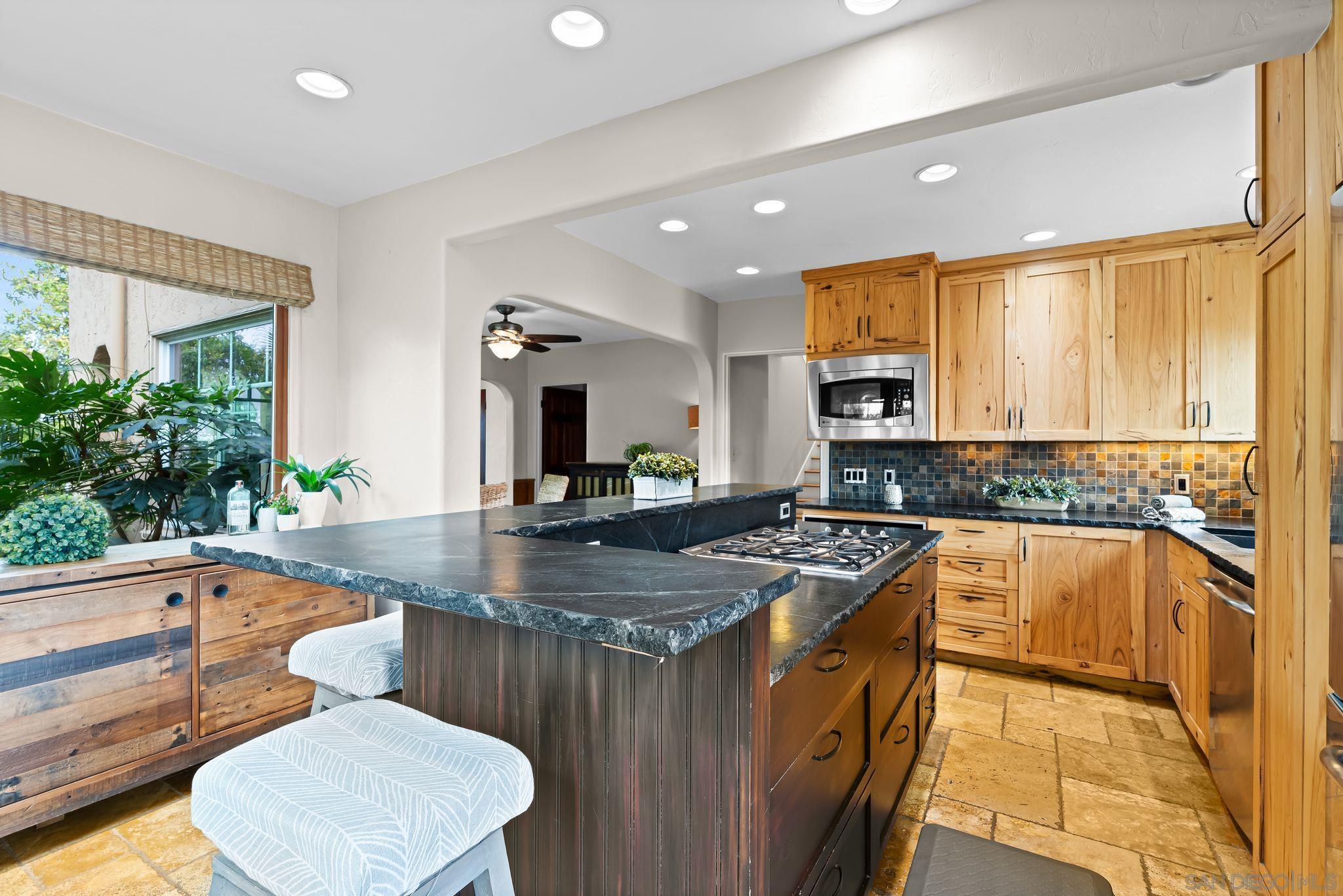 Detail Gallery Image 43 of 67 For 4377  Newport, San Diego,  CA 92107 - 5 Beds | 3 Baths