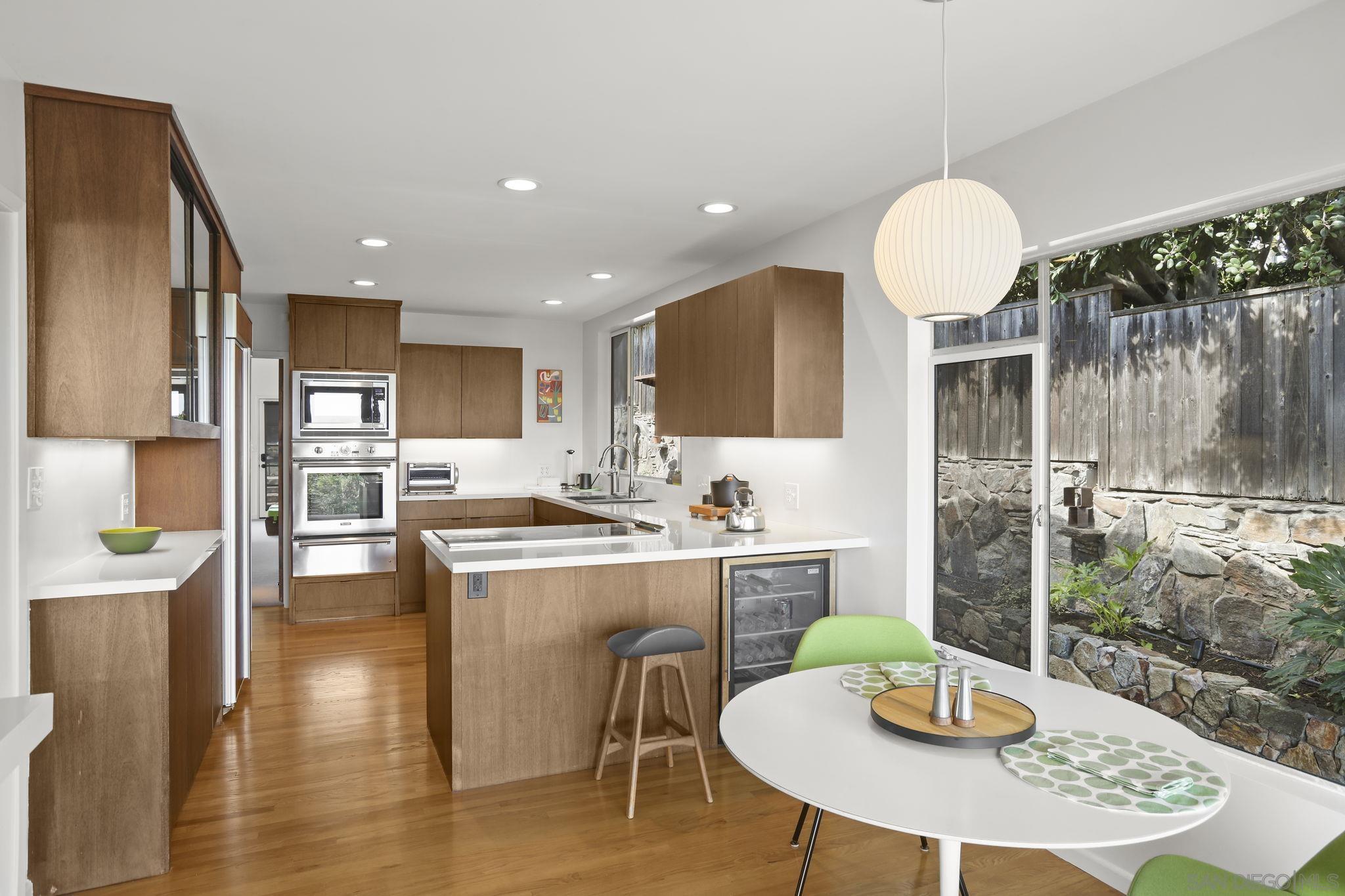 Detail Gallery Image 16 of 35 For 666  San Gorgonio St, San Diego,  CA 92106 - 4 Beds | 2/1 Baths