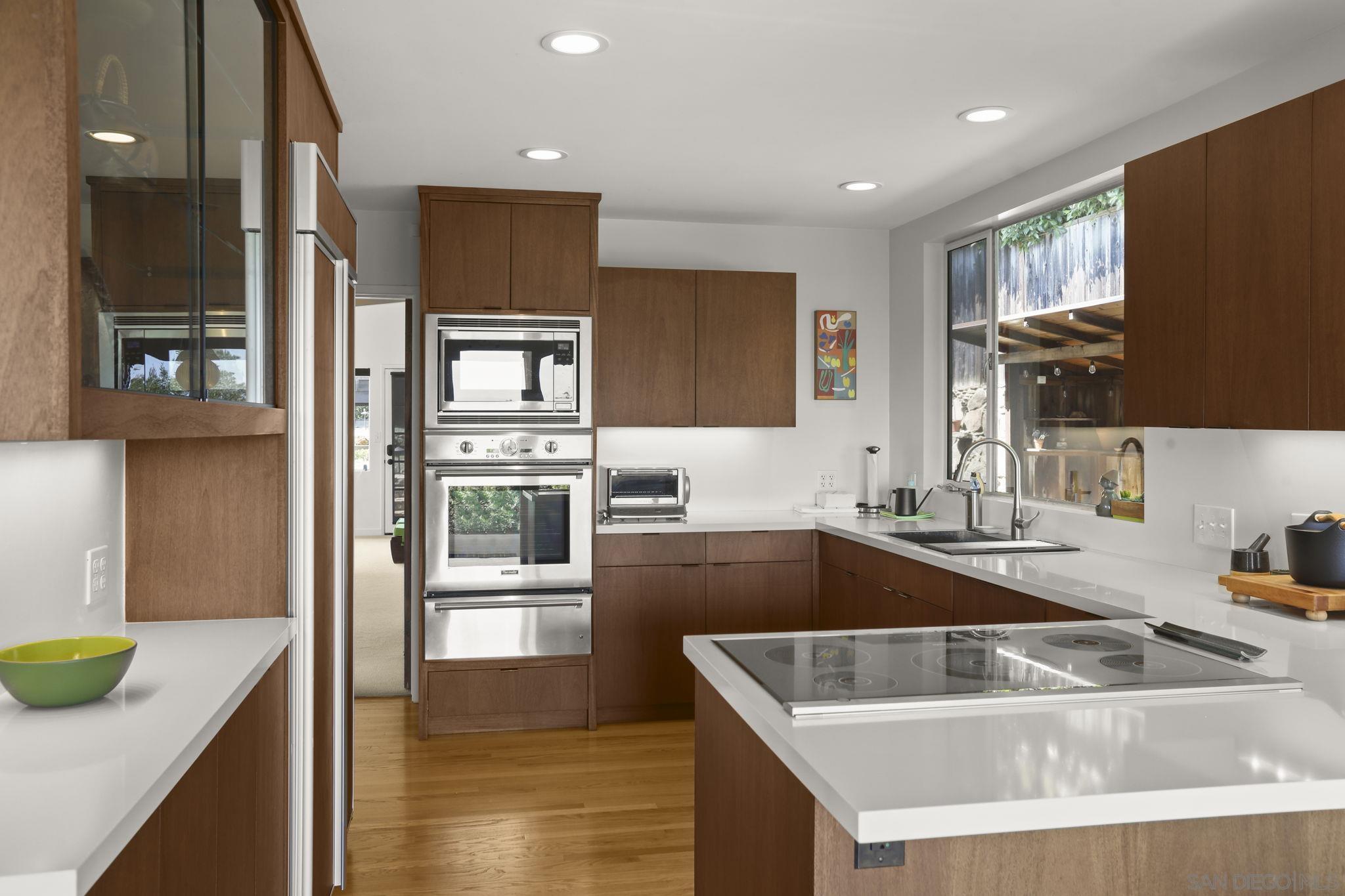 Detail Gallery Image 17 of 35 For 666  San Gorgonio St, San Diego,  CA 92106 - 4 Beds | 2/1 Baths